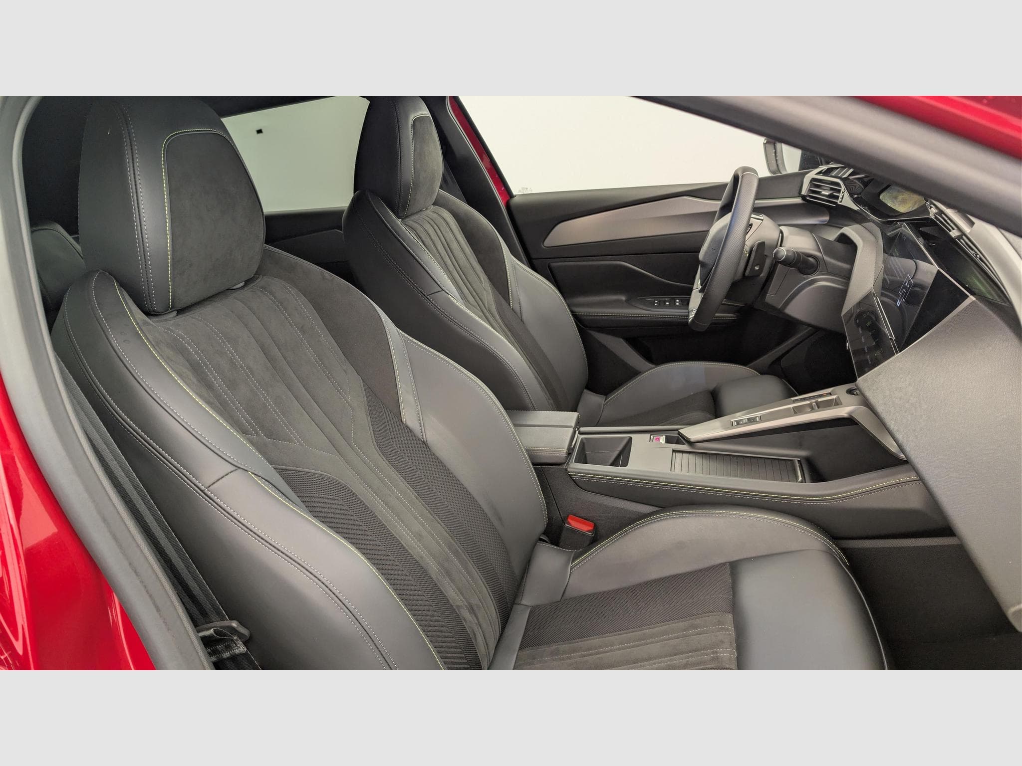 Peugeot 408 Hybrid 145 e-DCS6 GT (2025) - Photo 9