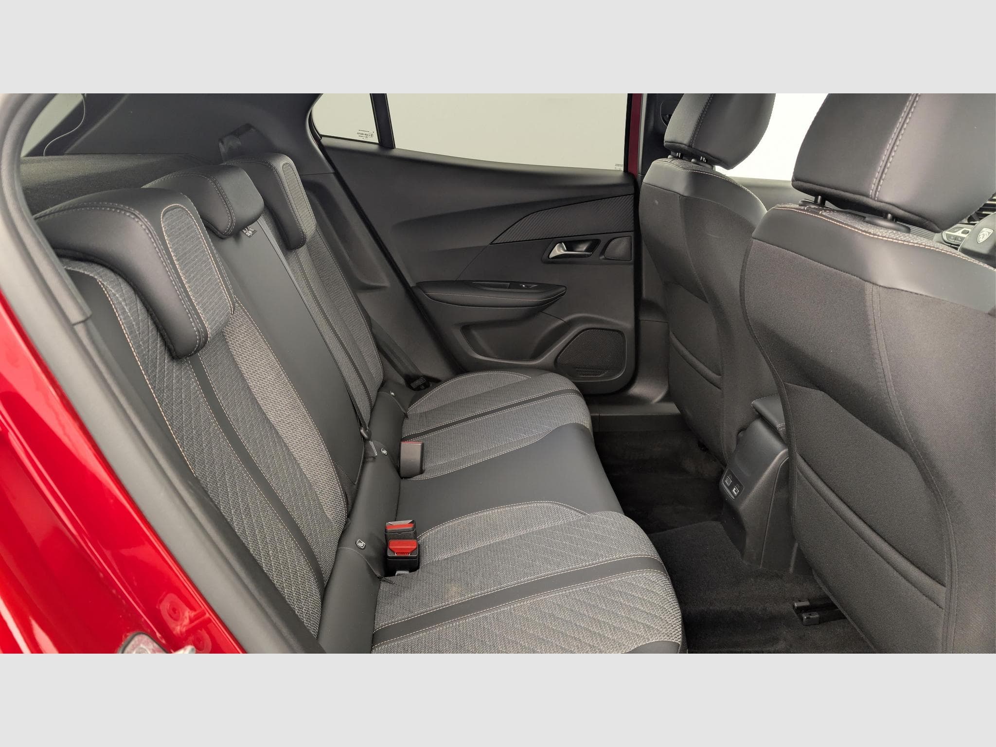 Peugeot 2008 100 S&S BVM6 Allure (2025) - Photo 10