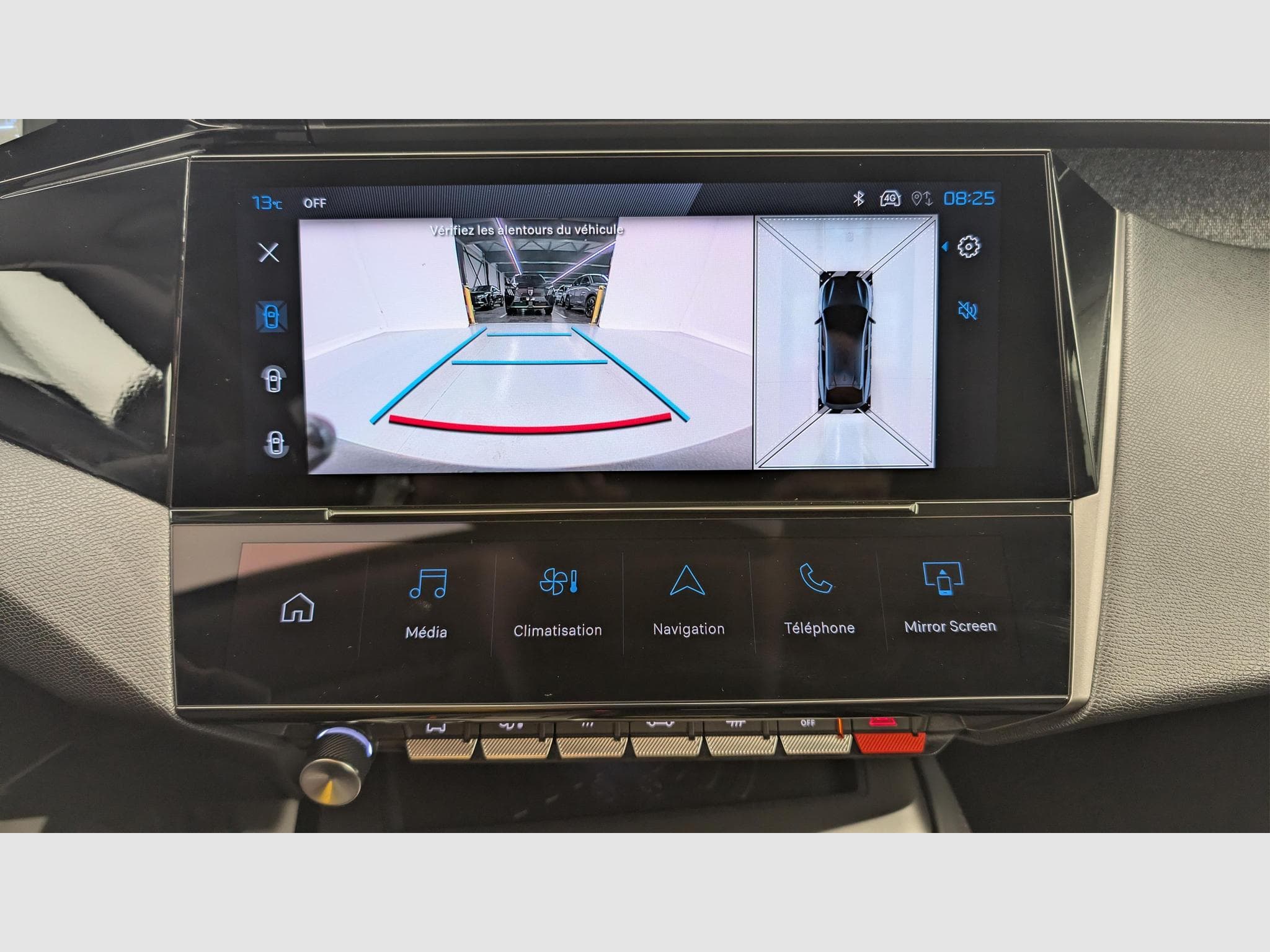 Peugeot 408 Hybrid 136 e-DCS6 Allure (2024) - Photo 19