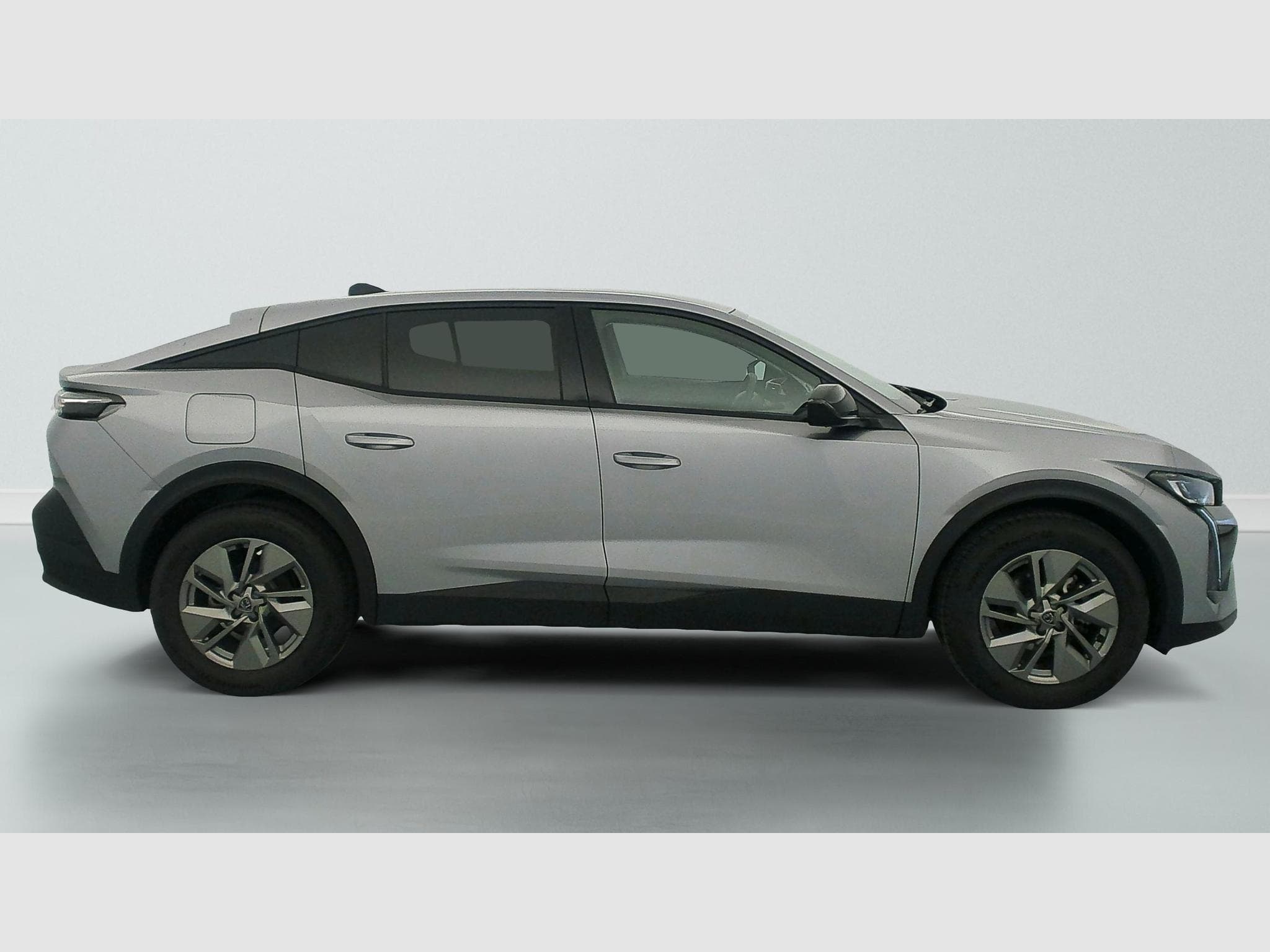 Peugeot 408 Hybrid 136 e-DCS6 Allure (2024) - Photo 8