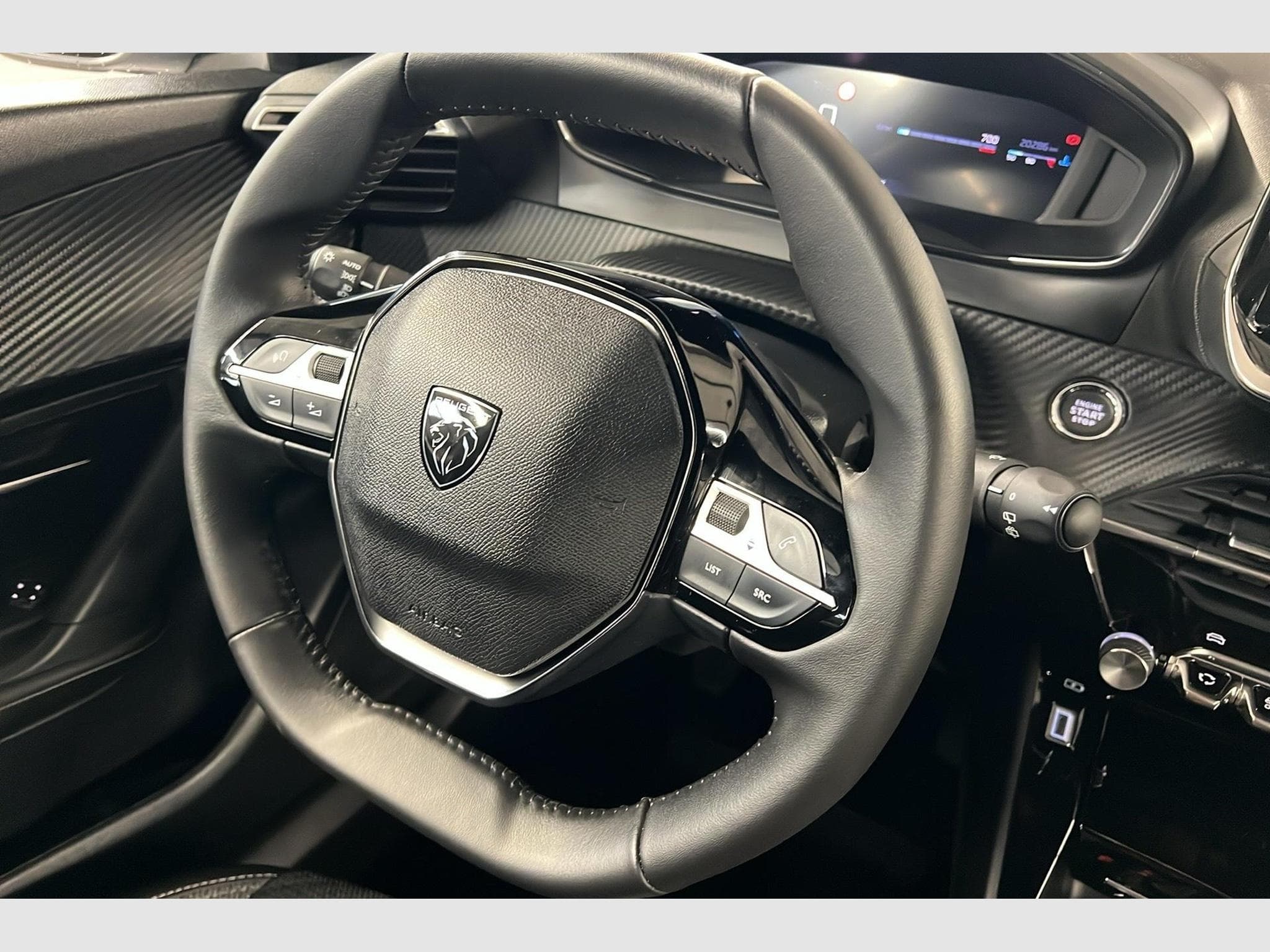 Peugeot 2008 100 S&S BVM6 Allure (2025) - Photo 15