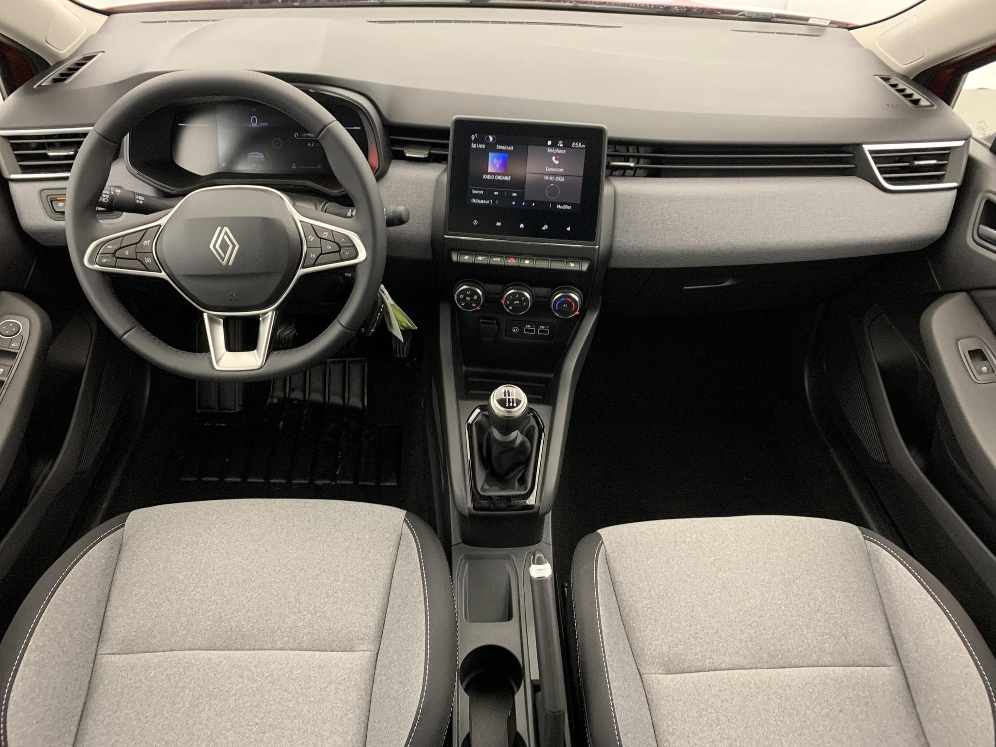 Renault CLIO 5 TCE 90 CH GSR2 EVOLUTION (2025) - Photo 12