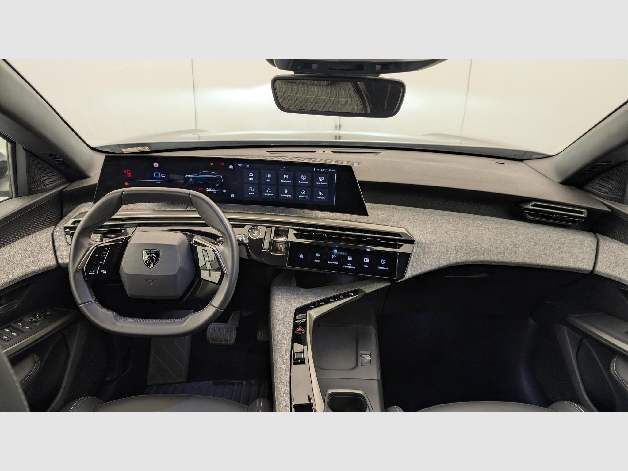 Peugeot 3008 Hybrid 136 e-DCS6 Allure (2024) - Photo 13