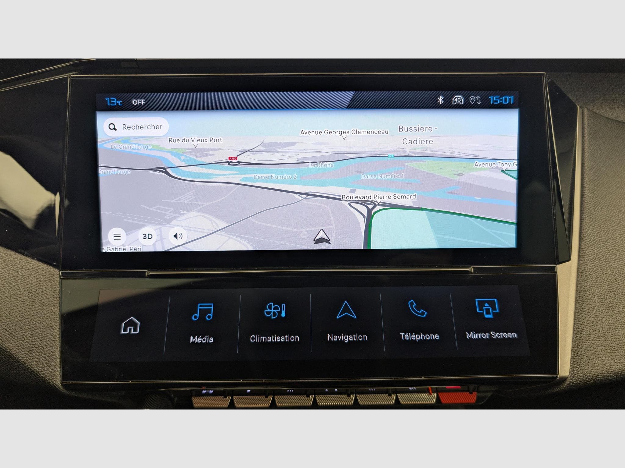 Peugeot 408 Hybrid 136 e-DCS6 Allure (2024) - Photo 17