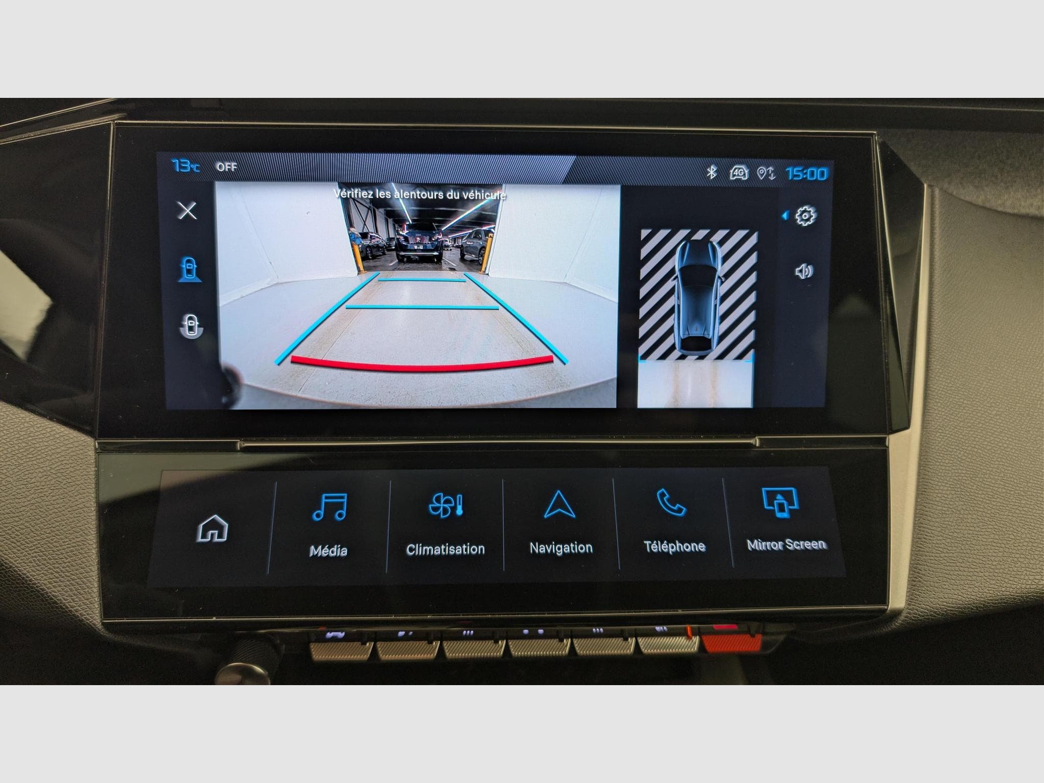 Peugeot 408 Hybrid 136 e-DCS6 Allure (2024) - Photo 18
