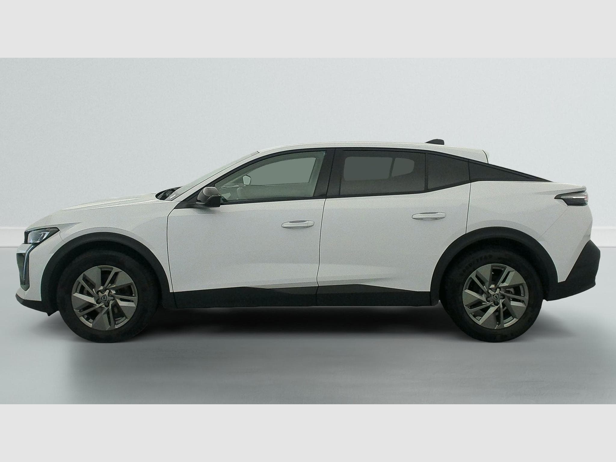 Peugeot 408 Hybrid 136 e-DCS6 Allure (2024) - Photo 4