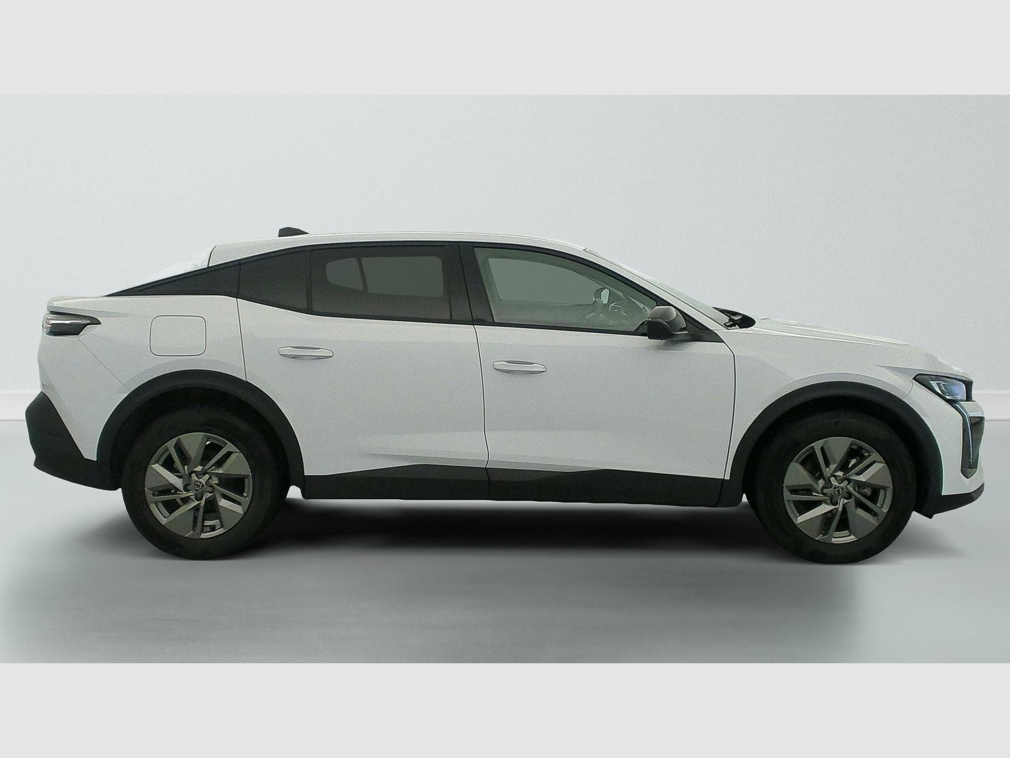 Peugeot 408 Hybrid 136 e-DCS6 Allure (2024) - Photo 8