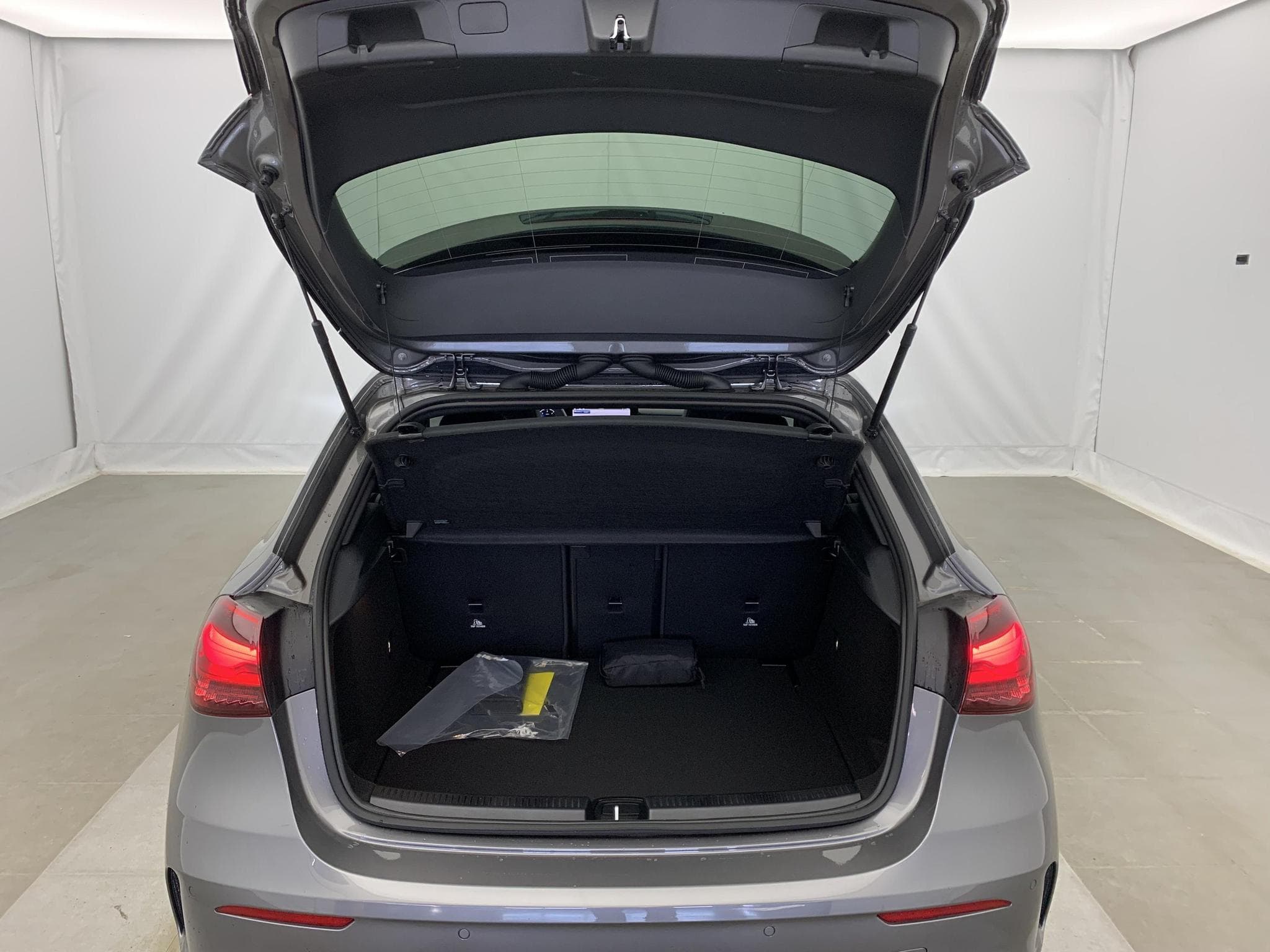 Mercedes CLASSE A 200 d 8G-DCT AMG Line (2025) - Photo 11