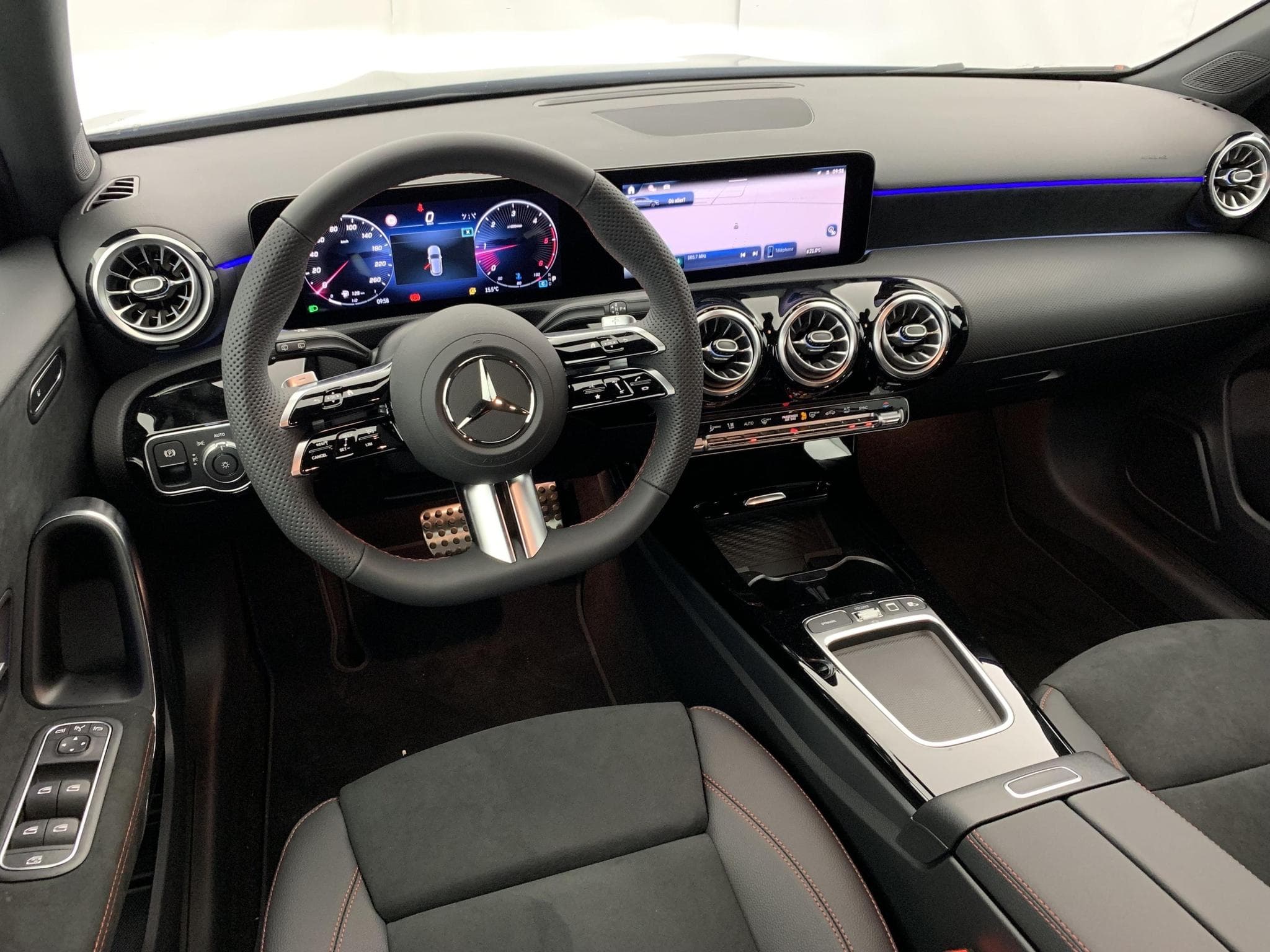 Mercedes CLASSE A 200 d 8G-DCT AMG Line (2025) - Photo 14