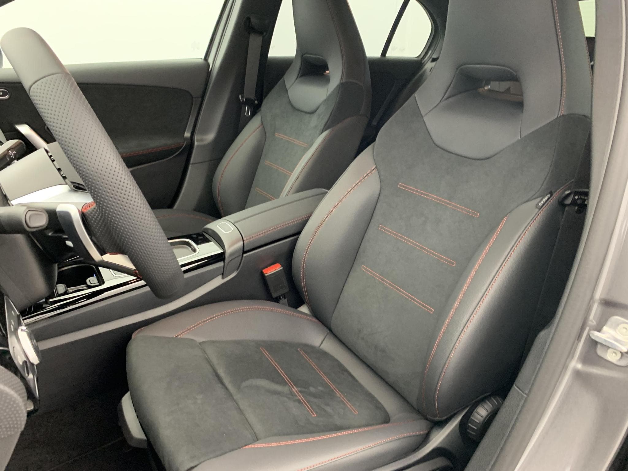 Mercedes CLASSE A 200 d 8G-DCT AMG Line (2025) - Photo 20