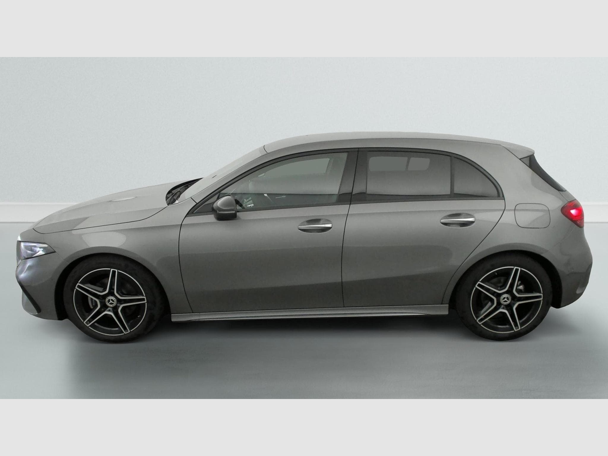 Mercedes CLASSE A 200 d 8G-DCT AMG Line (2025) - Photo 4