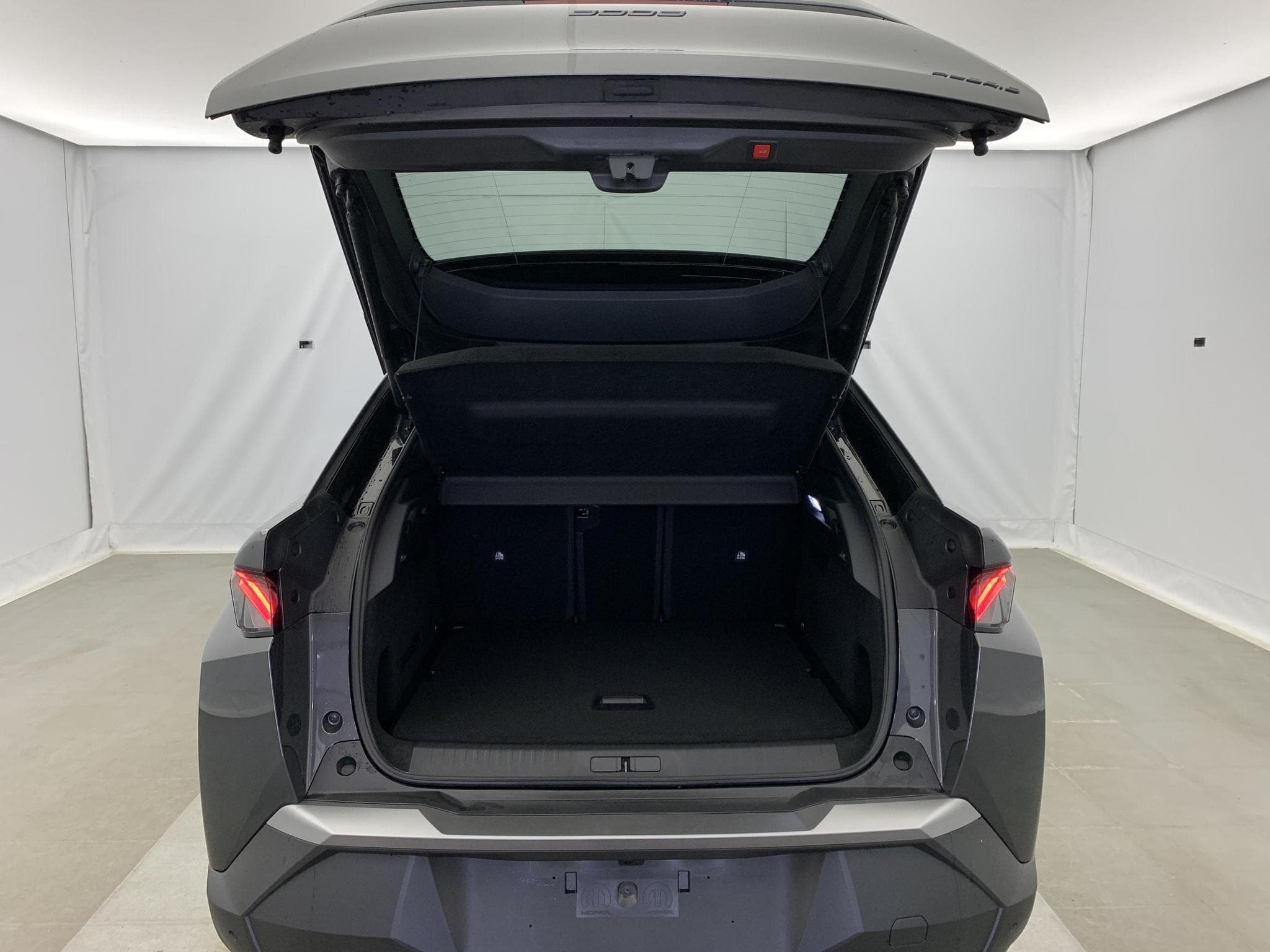 Peugeot 3008 Hybrid 145 e-DCS6 GT (2025) - Photo 11