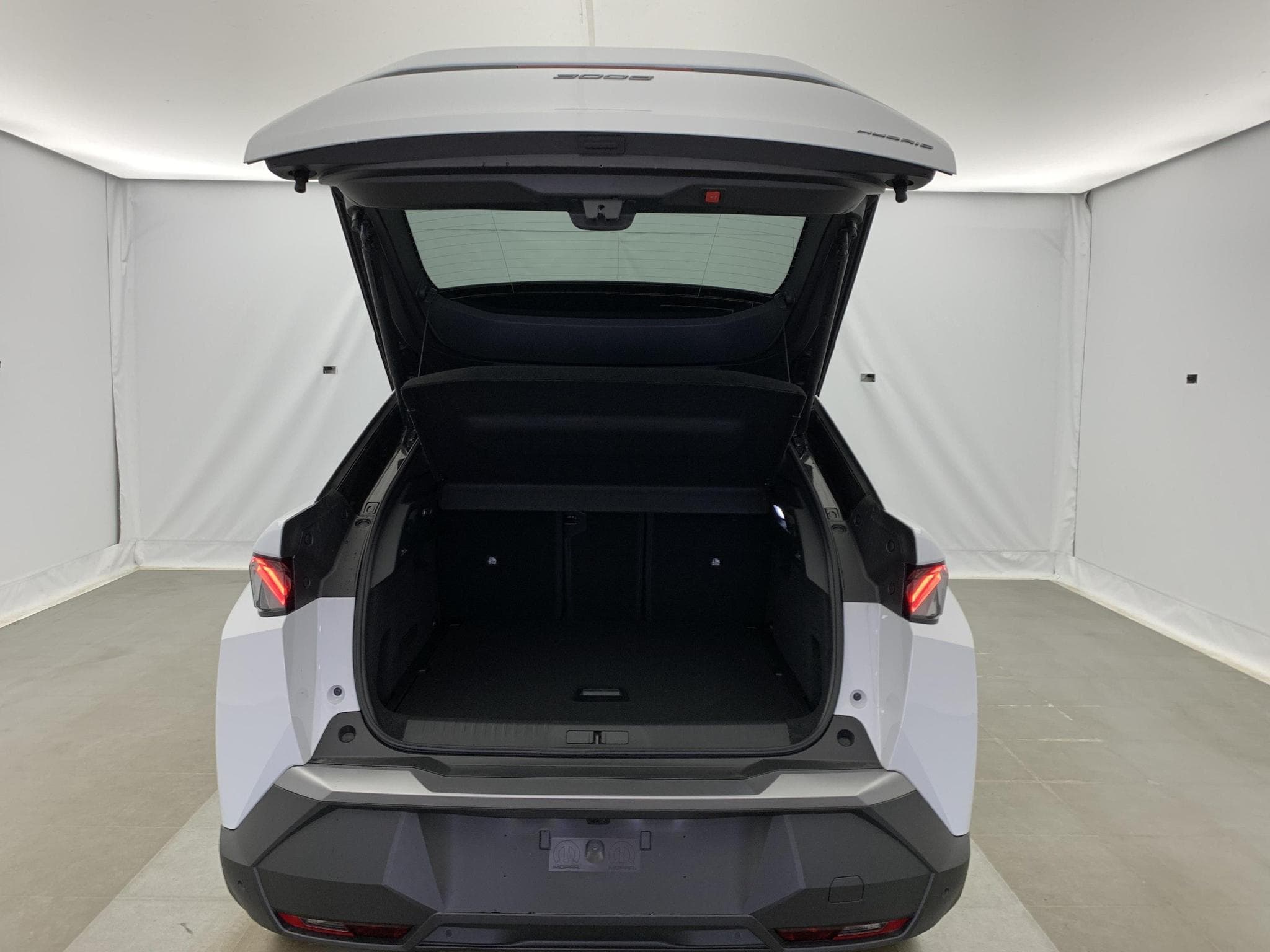 Peugeot 3008 Hybrid 145 e-DCS6 GT (2025) - Photo 14