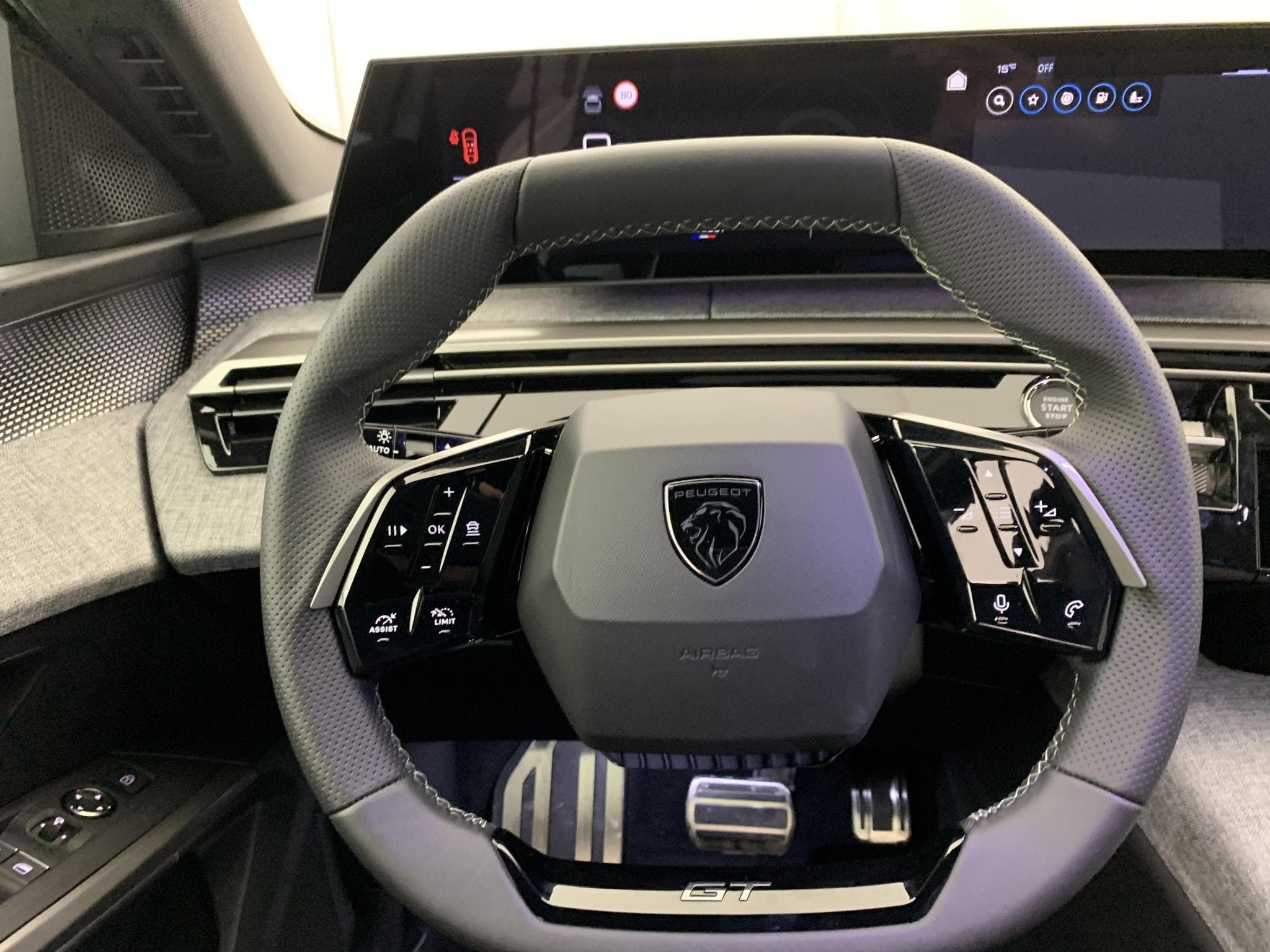 Peugeot 3008 Hybrid 145 e-DCS6 GT (2025) - Photo 19