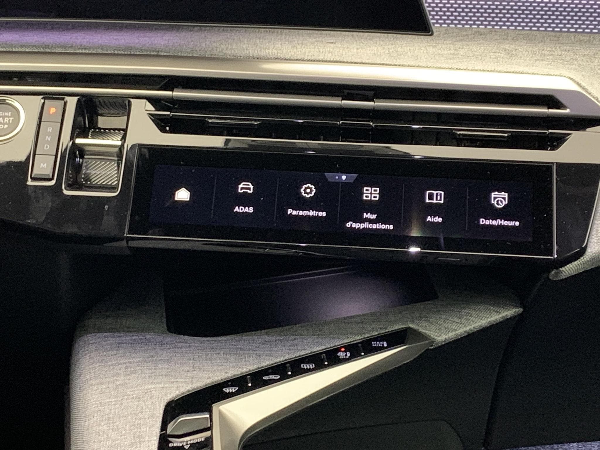Peugeot 3008 Hybrid 145 e-DCS6 GT (2025) - Photo 20