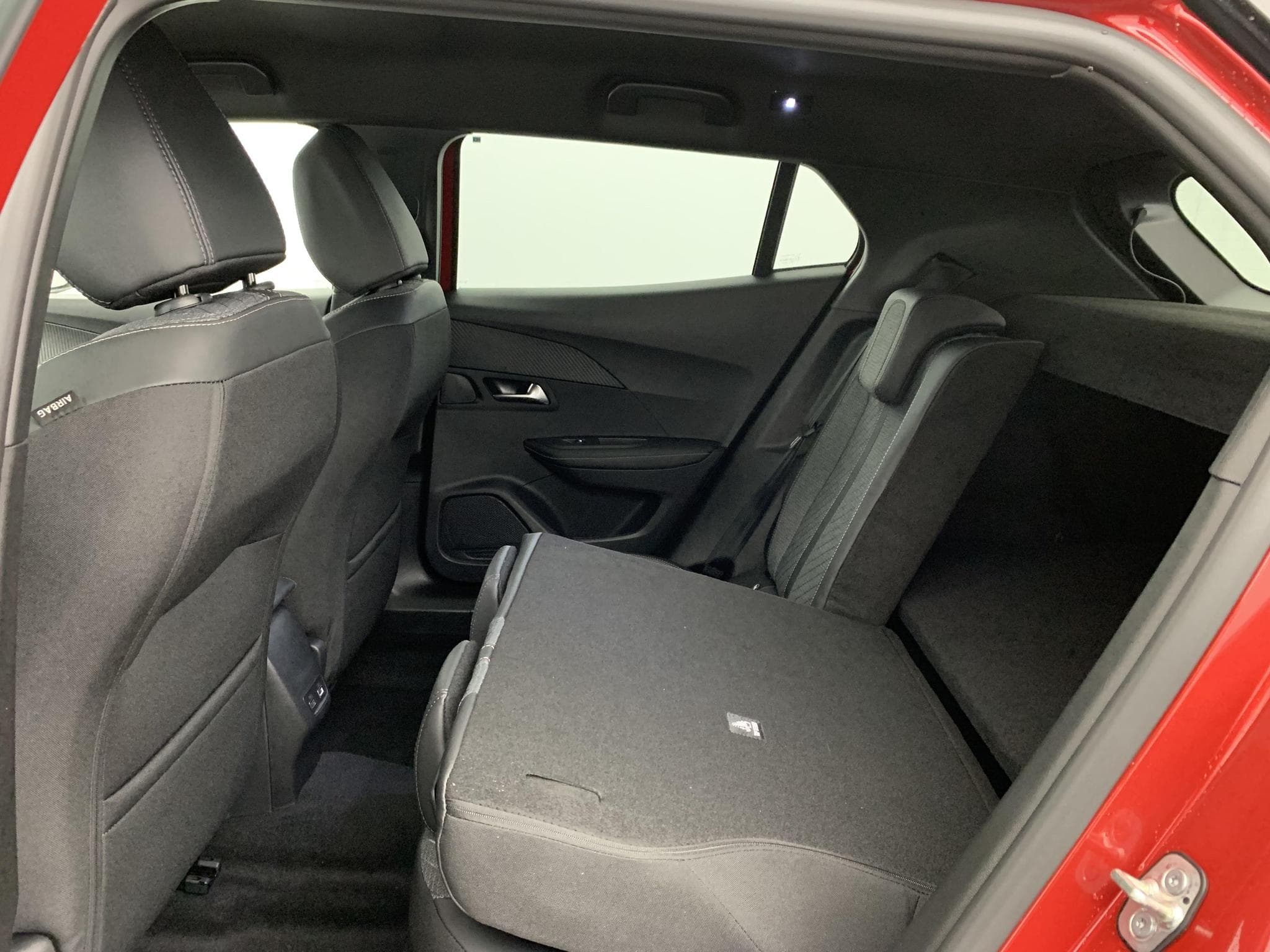 Peugeot 2008 100 S&S BVM6 Allure (2025) - Photo 12