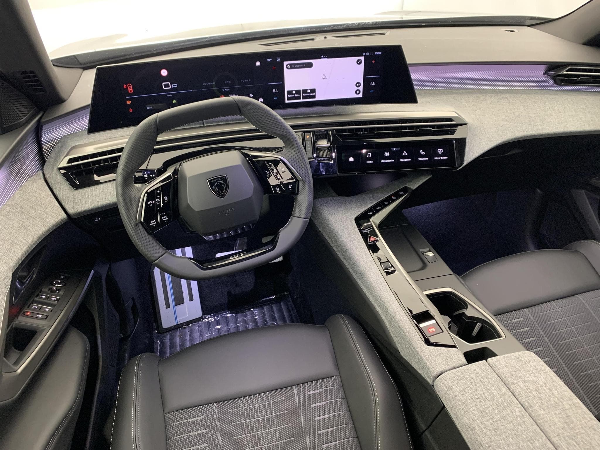 Peugeot 3008 Hybrid 145 e-DCS6 GT (2025) - Photo 17