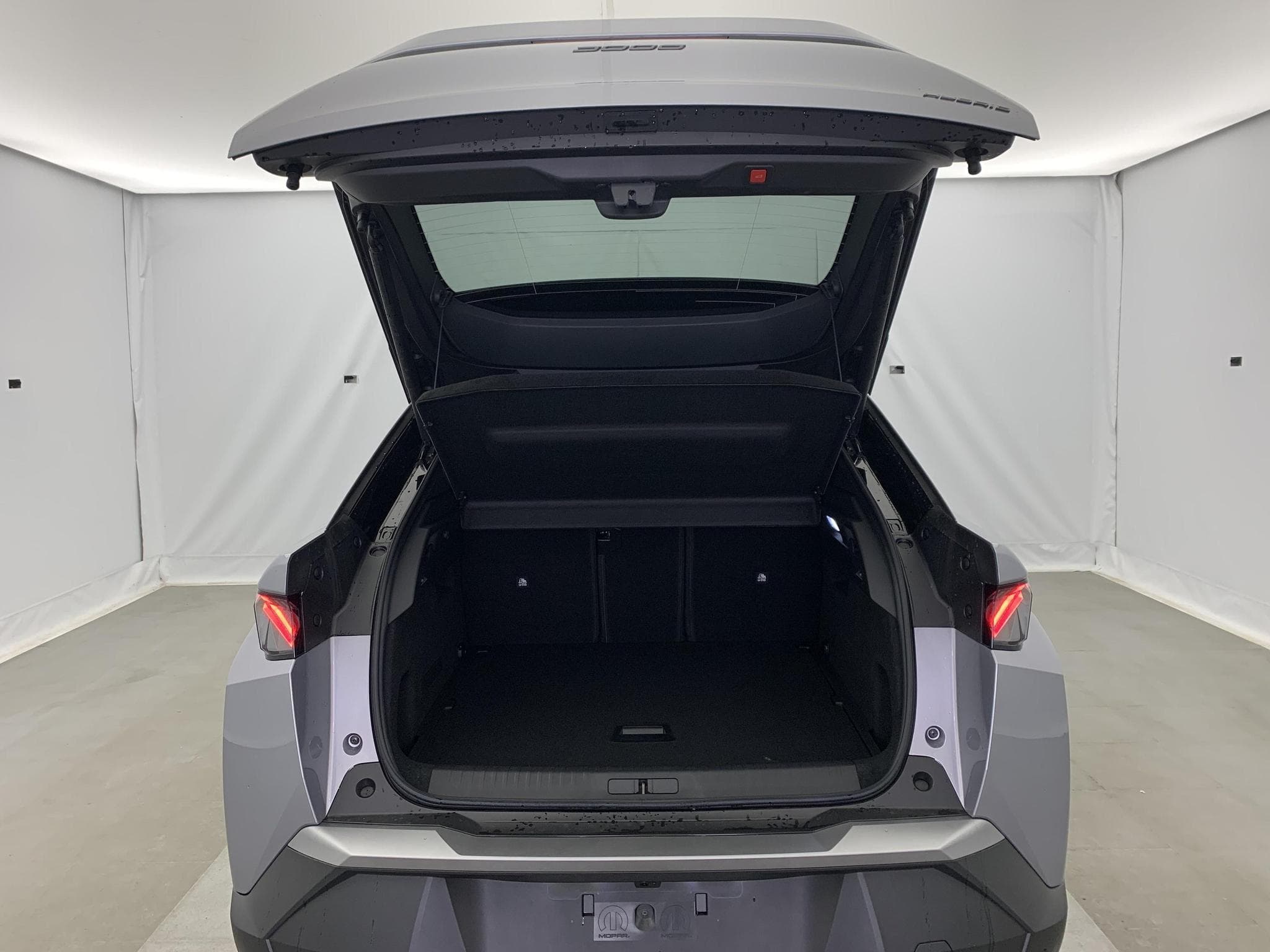 Peugeot 3008 Hybrid 145 e-DCS6 GT (2025) - Photo 9