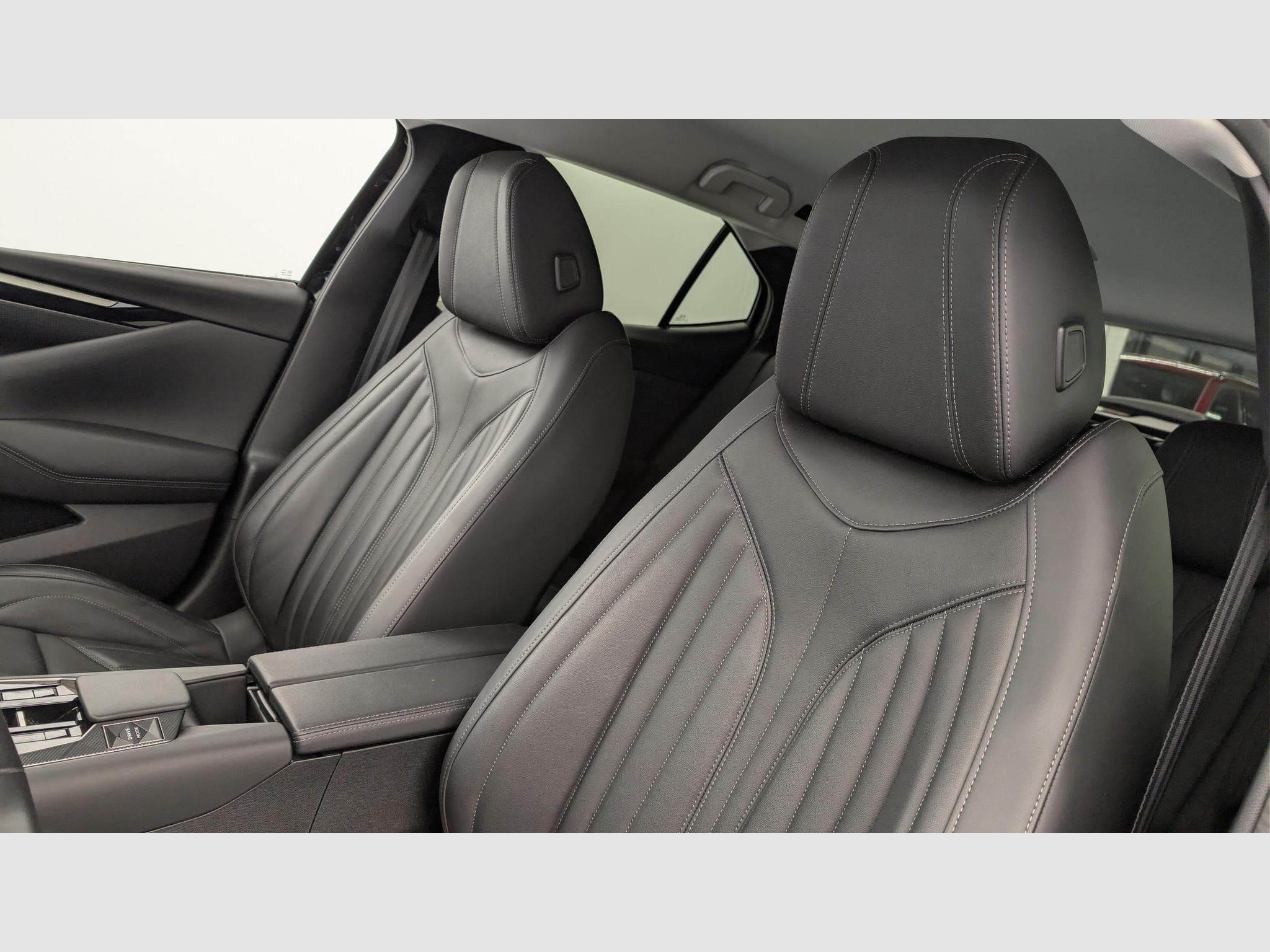 DS Automobiles DS4 PureTech 130 EAT8 Rivoli (2022) - Photo 16