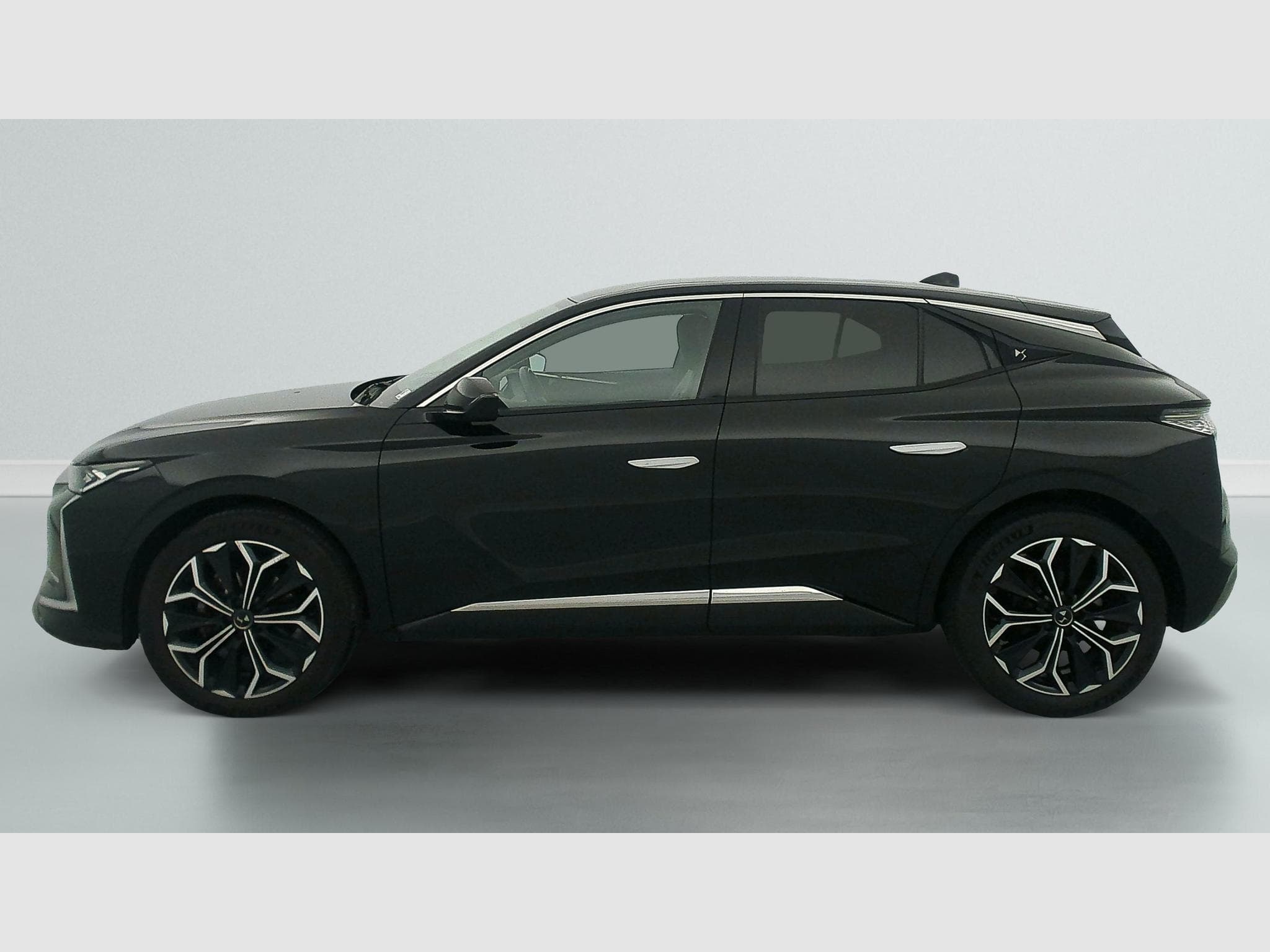 DS Automobiles DS4 PureTech 130 EAT8 Rivoli (2022) - Photo 4