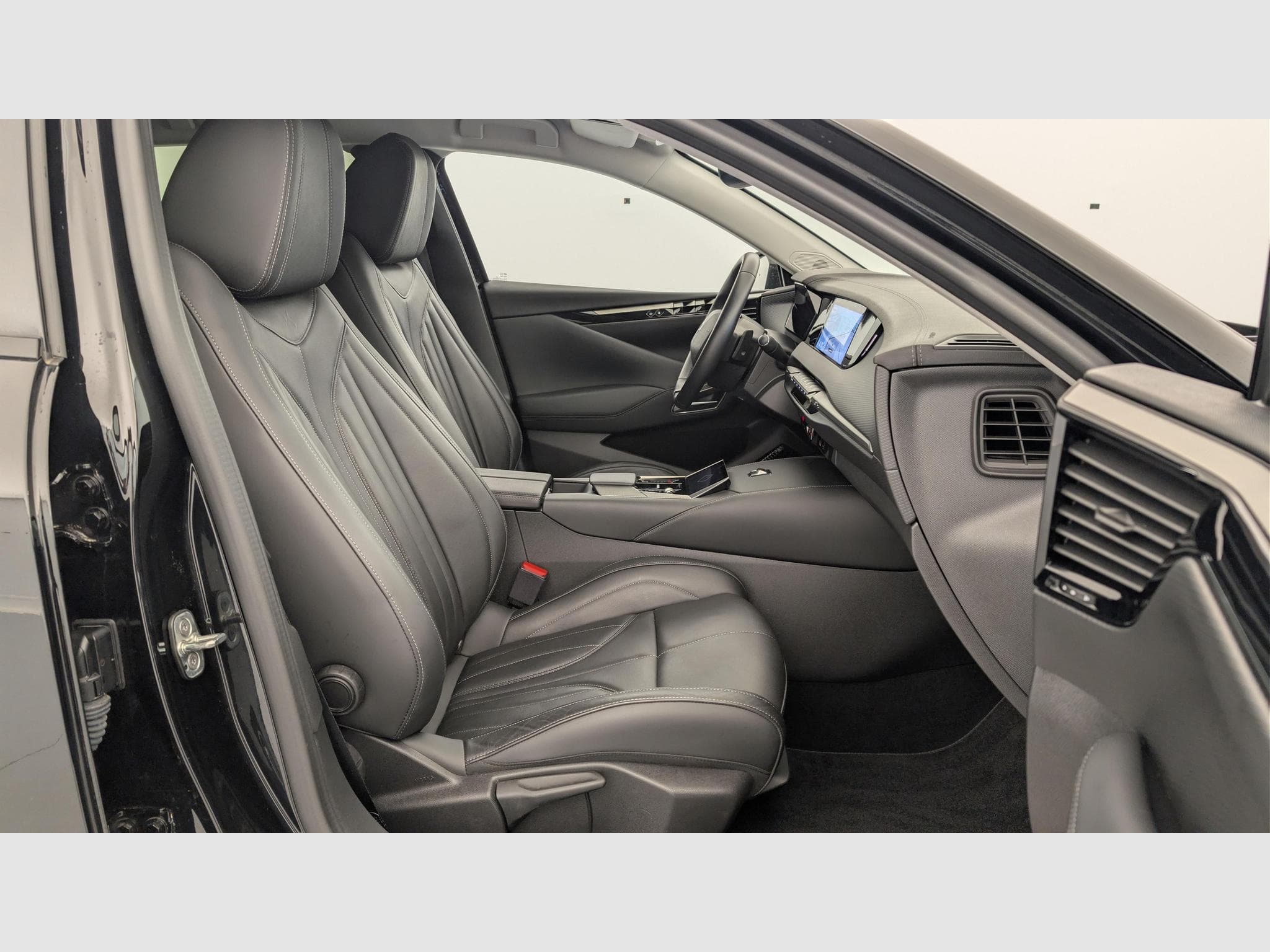DS Automobiles DS4 PureTech 130 EAT8 Rivoli (2022) - Photo 9