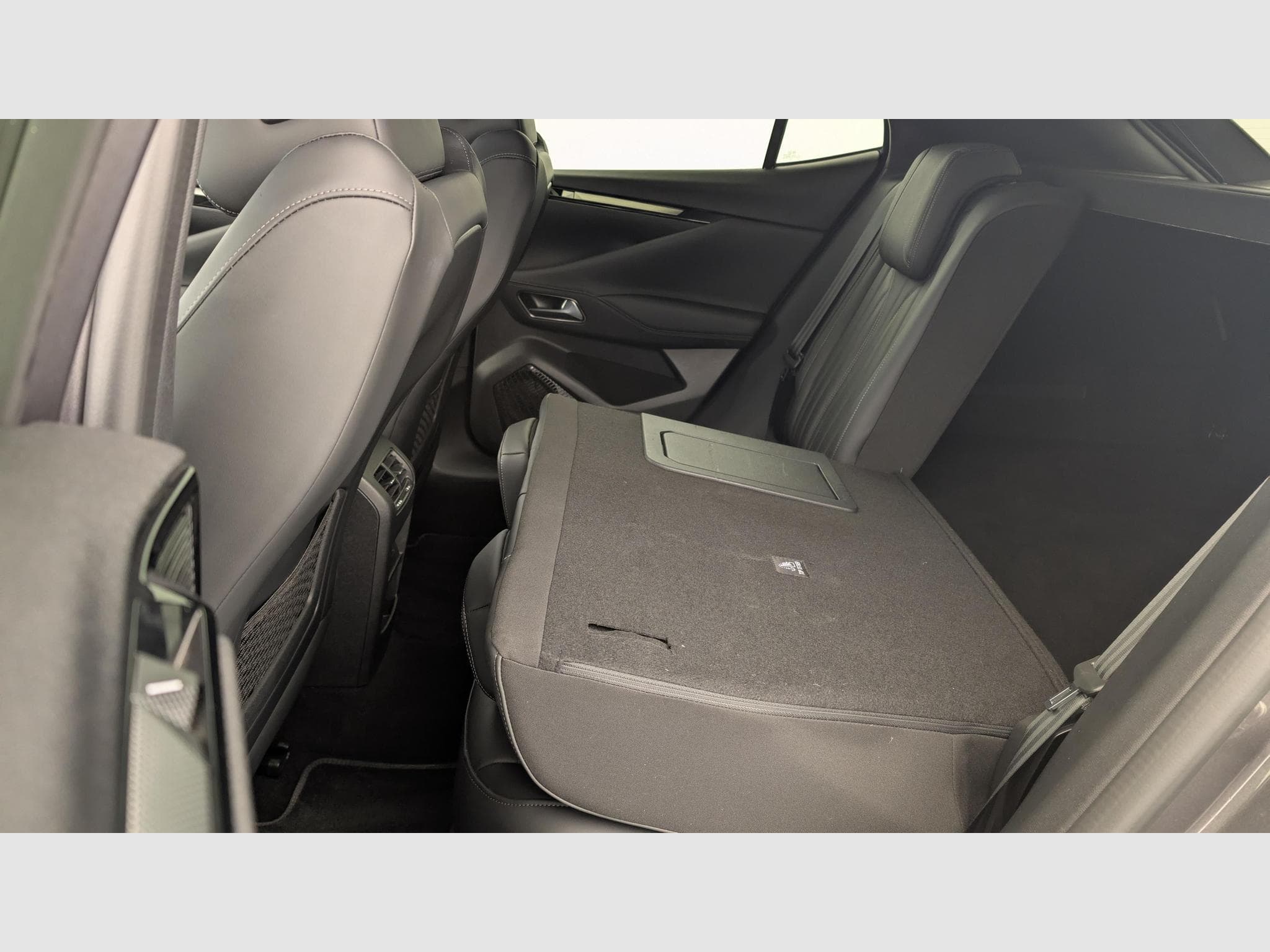 DS Automobiles DS4 PureTech 130 EAT8 Rivoli (2024) - Photo 12