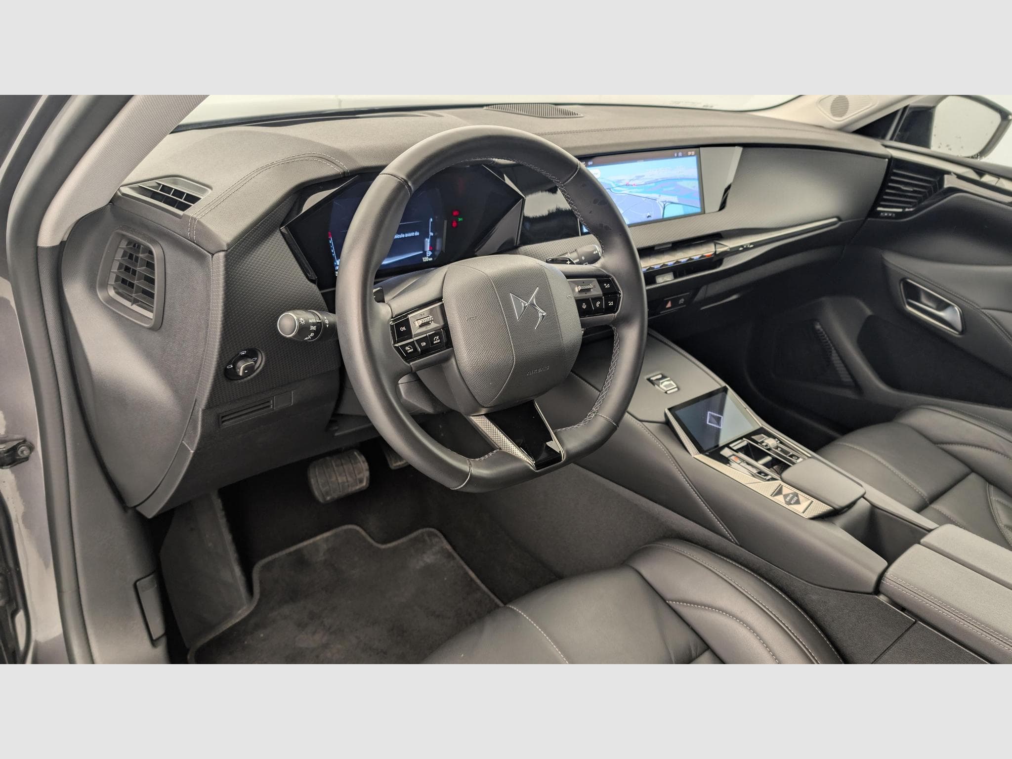 DS Automobiles DS4 PureTech 130 EAT8 Rivoli (2024) - Photo 15