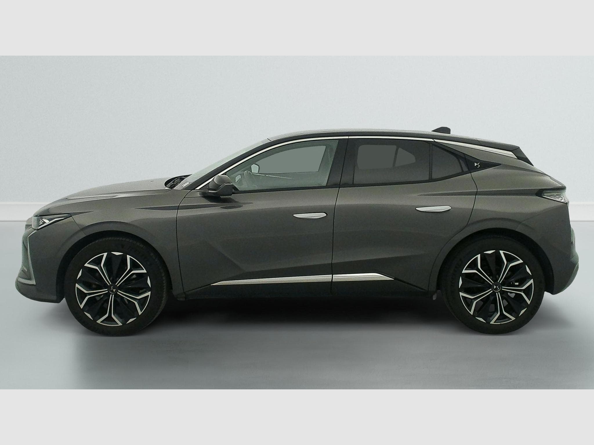 DS Automobiles DS4 PureTech 130 EAT8 Rivoli (2024) - Photo 4