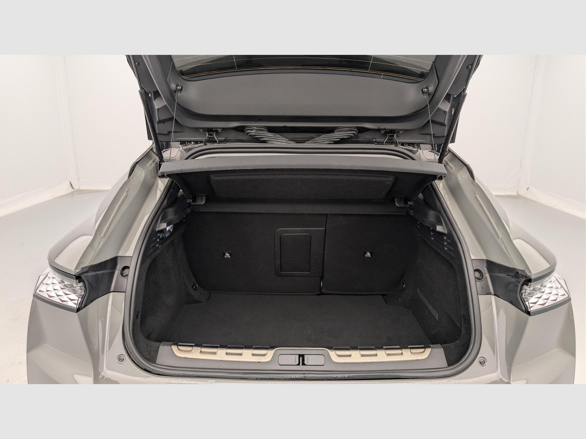 DS Automobiles DS4 PureTech 130 EAT8 Rivoli (2024) - Photo 11