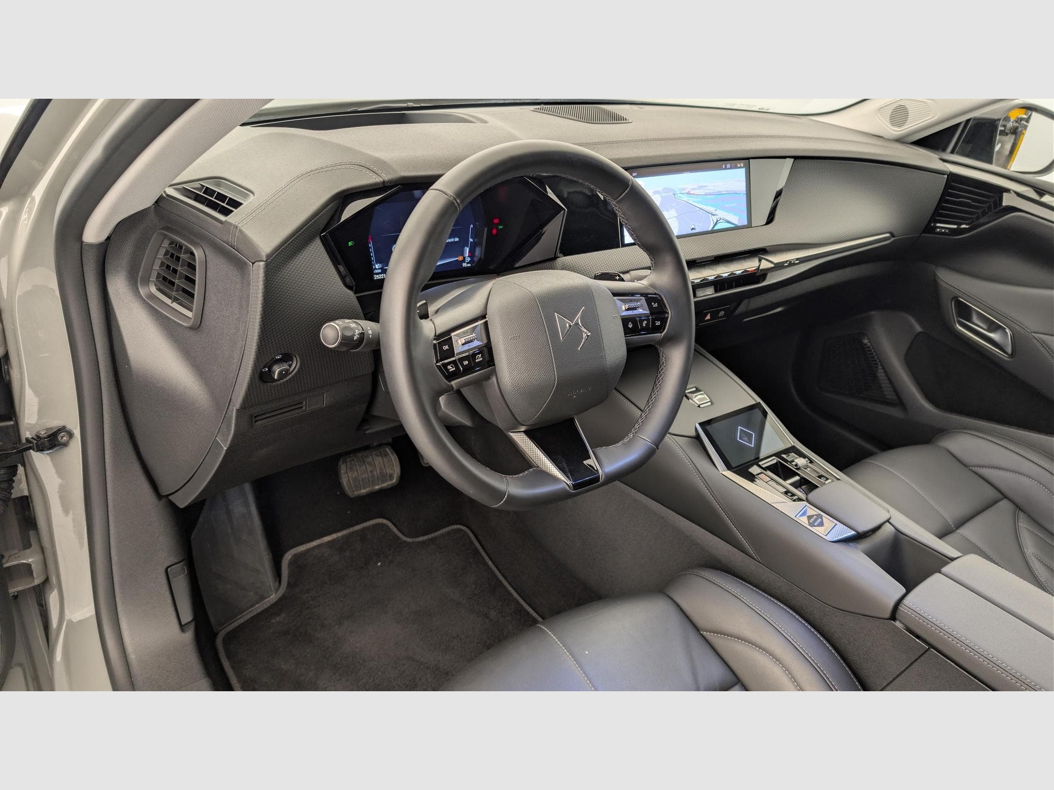 DS Automobiles DS4 PureTech 130 EAT8 Rivoli (2024) - Photo 15