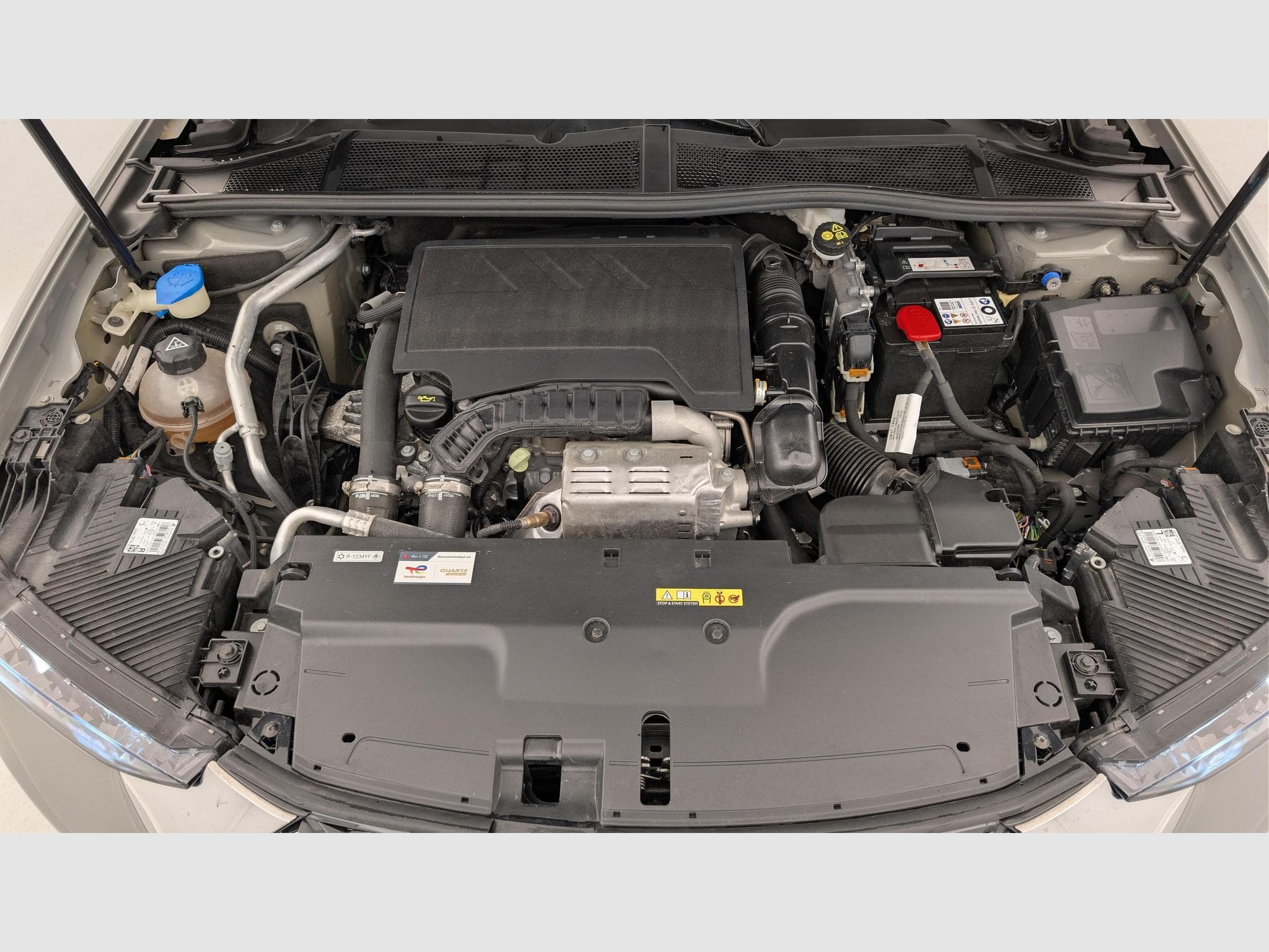 DS Automobiles DS4 PureTech 130 EAT8 Rivoli (2024) - Photo 20