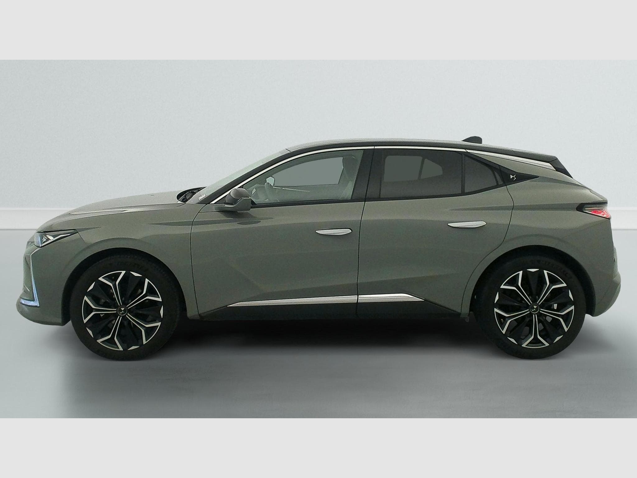 DS Automobiles DS4 PureTech 130 EAT8 Rivoli (2024) - Photo 4