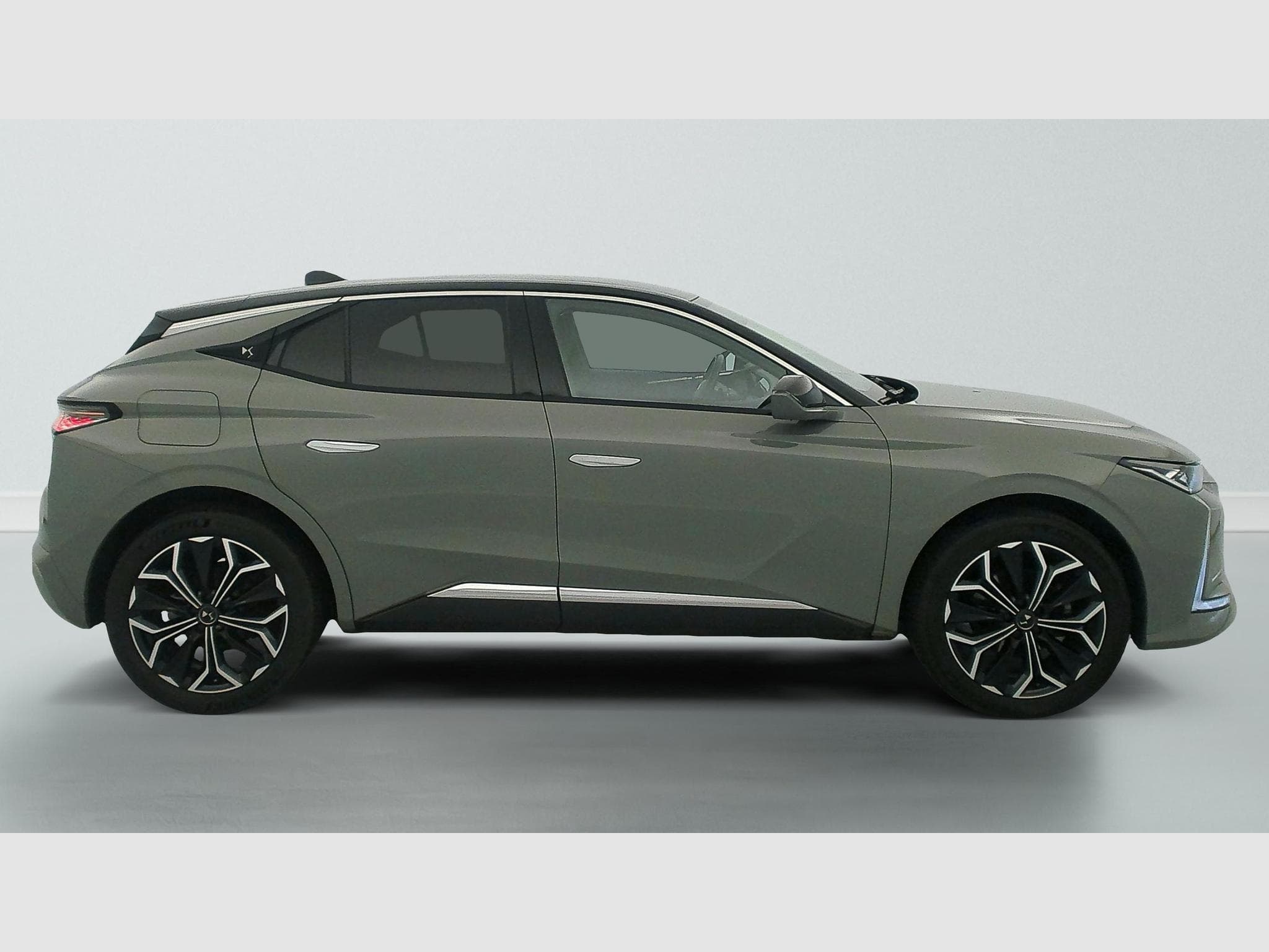 DS Automobiles DS4 PureTech 130 EAT8 Rivoli (2024) - Photo 8