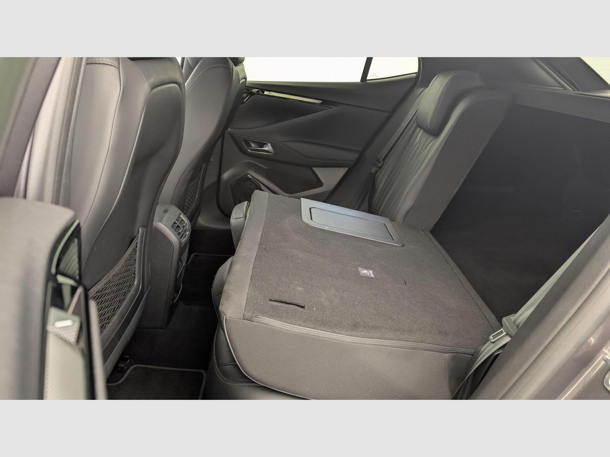 DS Automobiles DS4 PureTech 130 EAT8 Rivoli (2022) - Photo 12