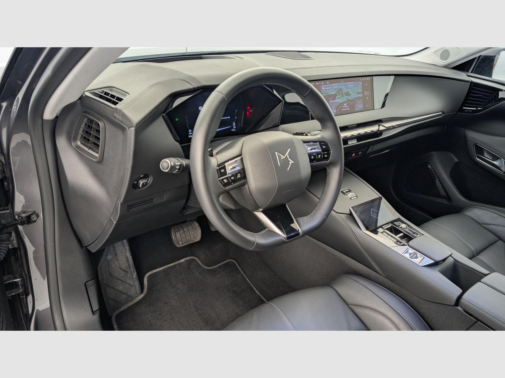 DS Automobiles DS4 PureTech 130 EAT8 Rivoli (2024) - Photo 15