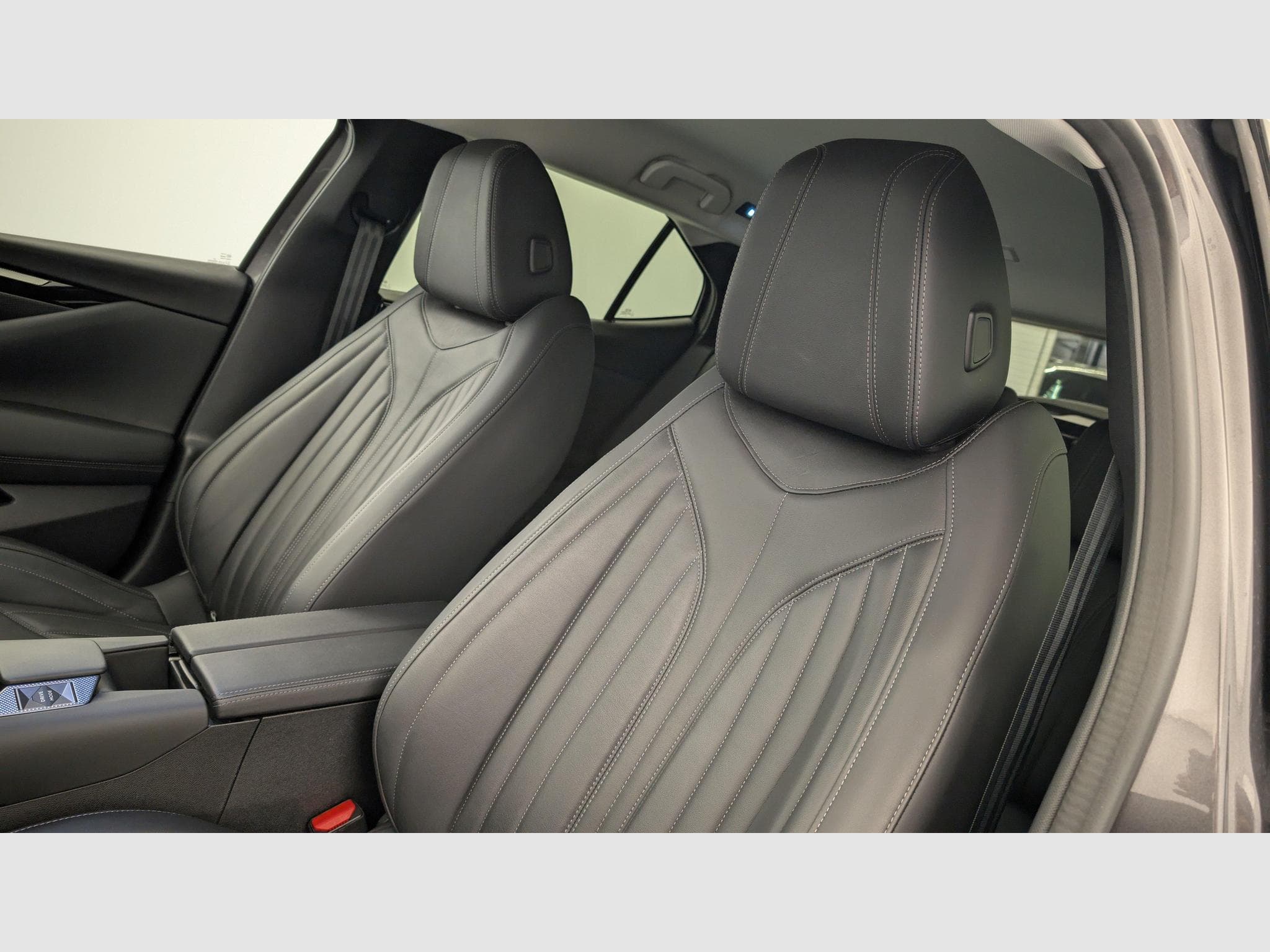 DS Automobiles DS4 PureTech 130 EAT8 Rivoli (2024) - Photo 16