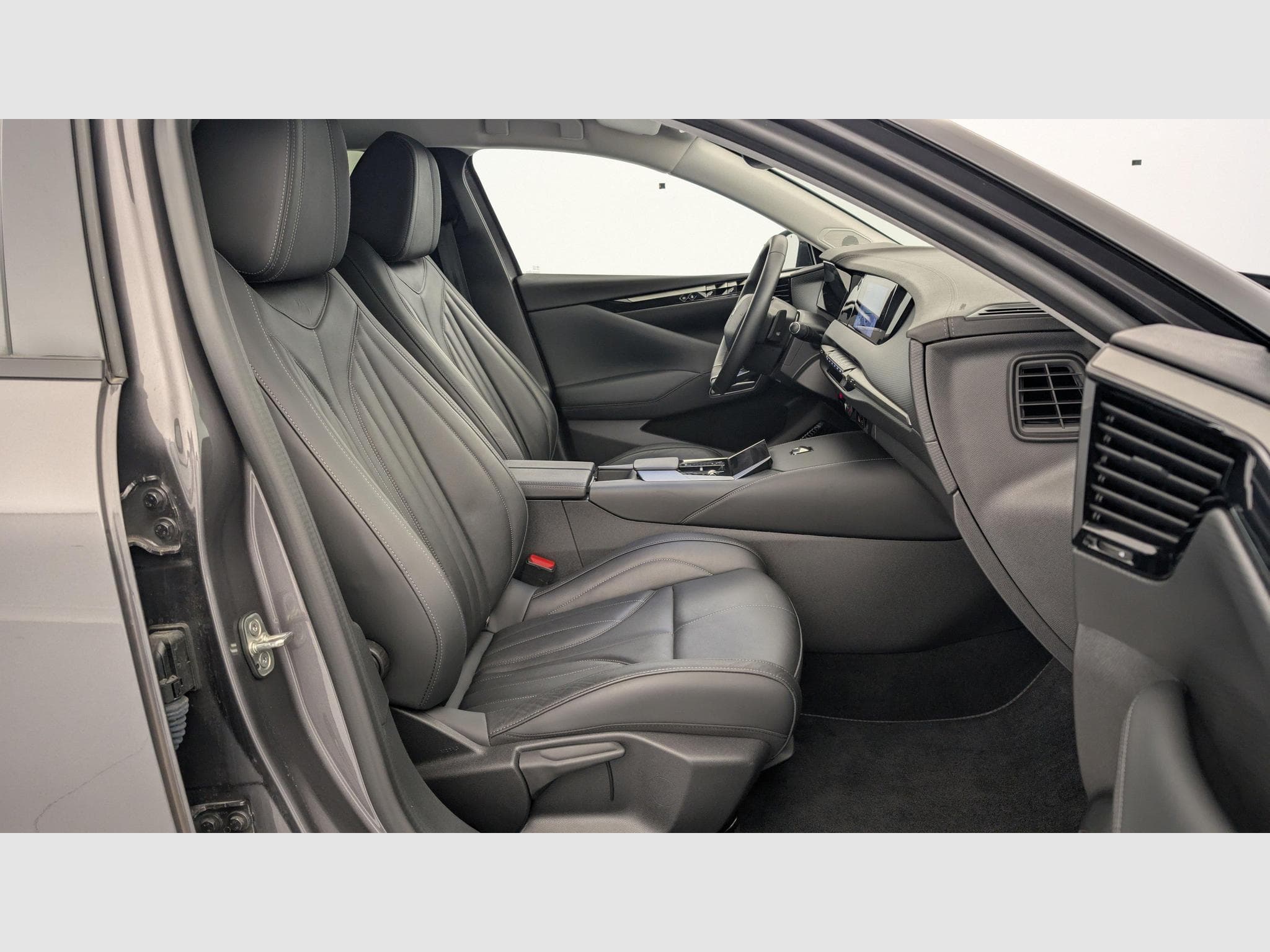 DS Automobiles DS4 PureTech 130 EAT8 Rivoli (2024) - Photo 9