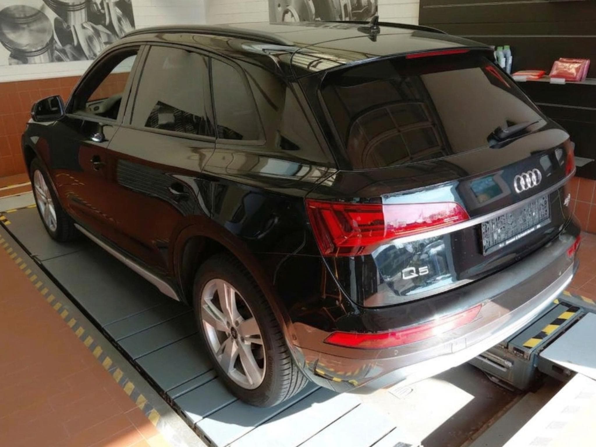 Audi Q5 Quattro 40 TDI 204 CV S Tronic *PANO *360°* *CUIR* (2022) - Foto 3