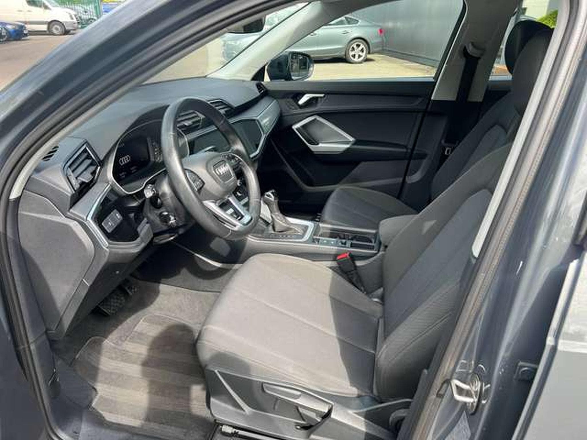 Audi Q3 2.0D 150 CV S-TRONIC (2021) - Foto 4