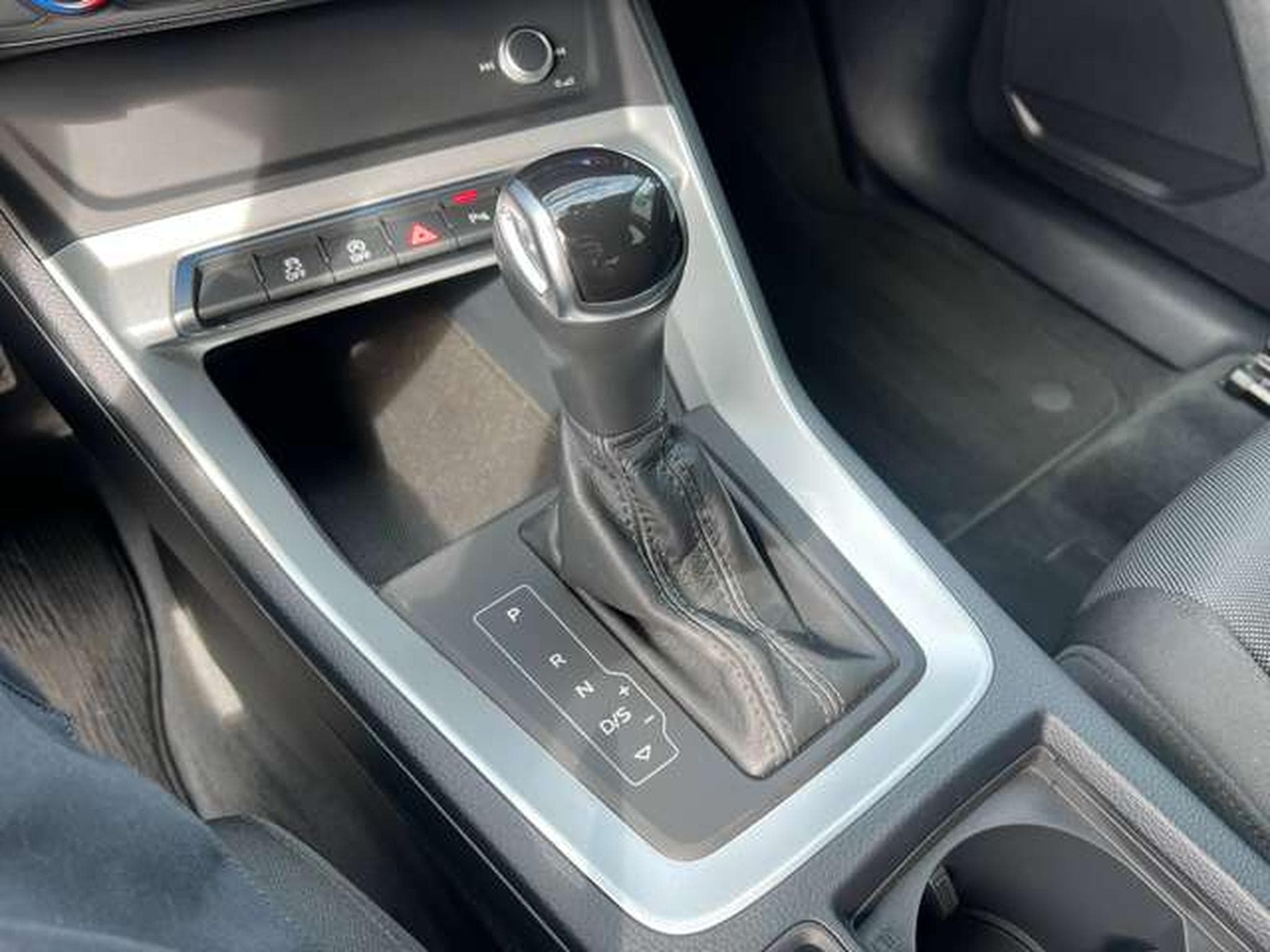 Audi Q3 2.0D 150 CV S-TRONIC (2021) - Foto 8