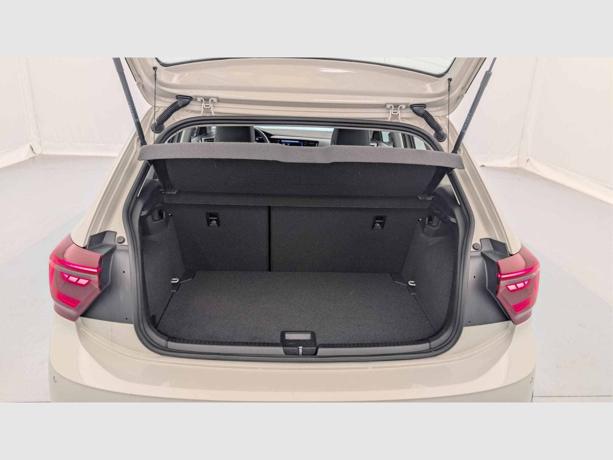 VW POLO 1.0 TSI 95 S&S BVM5 Style (2024) - Photo 11
