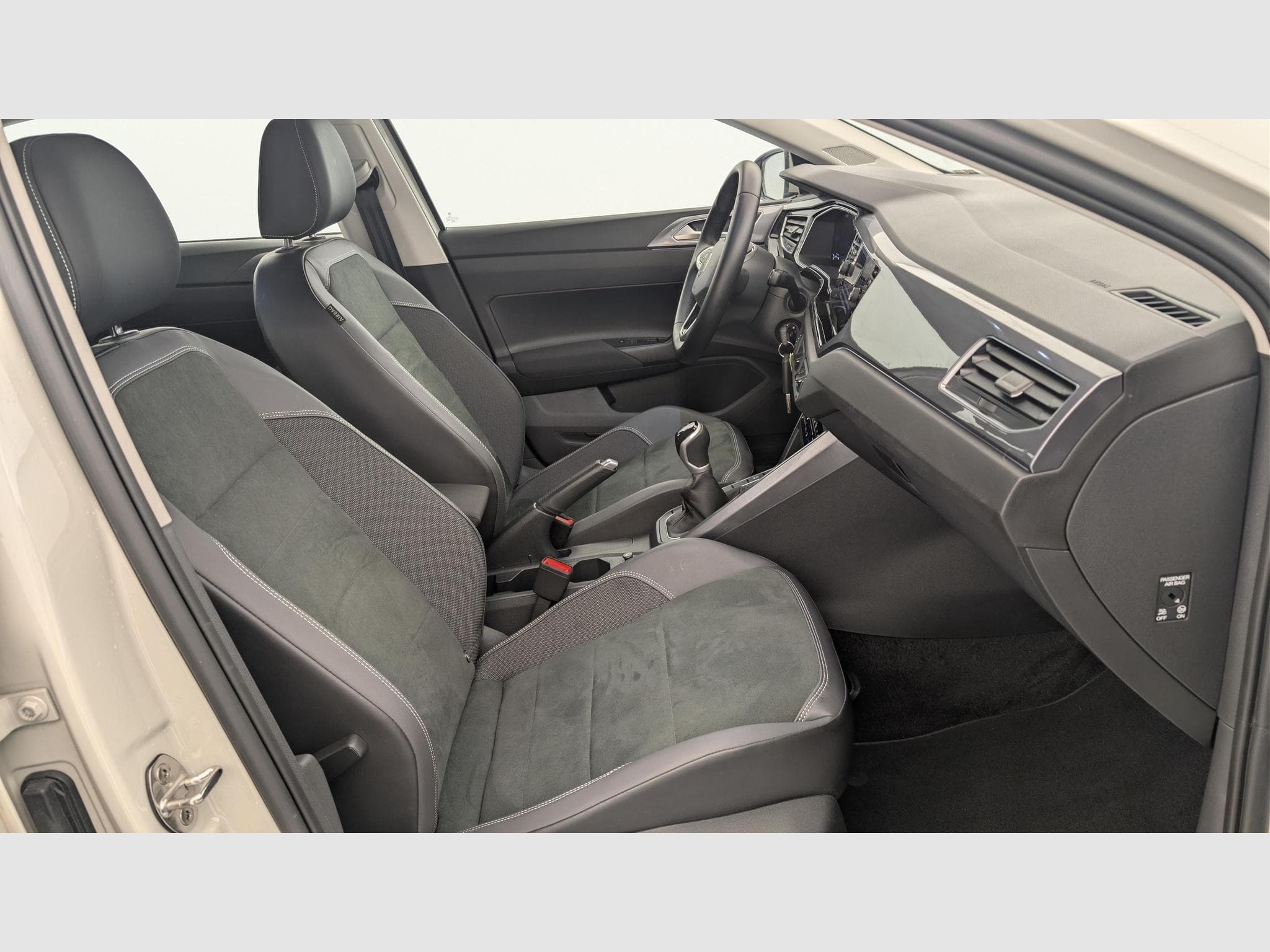 VW POLO 1.0 TSI 95 S&S BVM5 Style (2024) - Photo 9