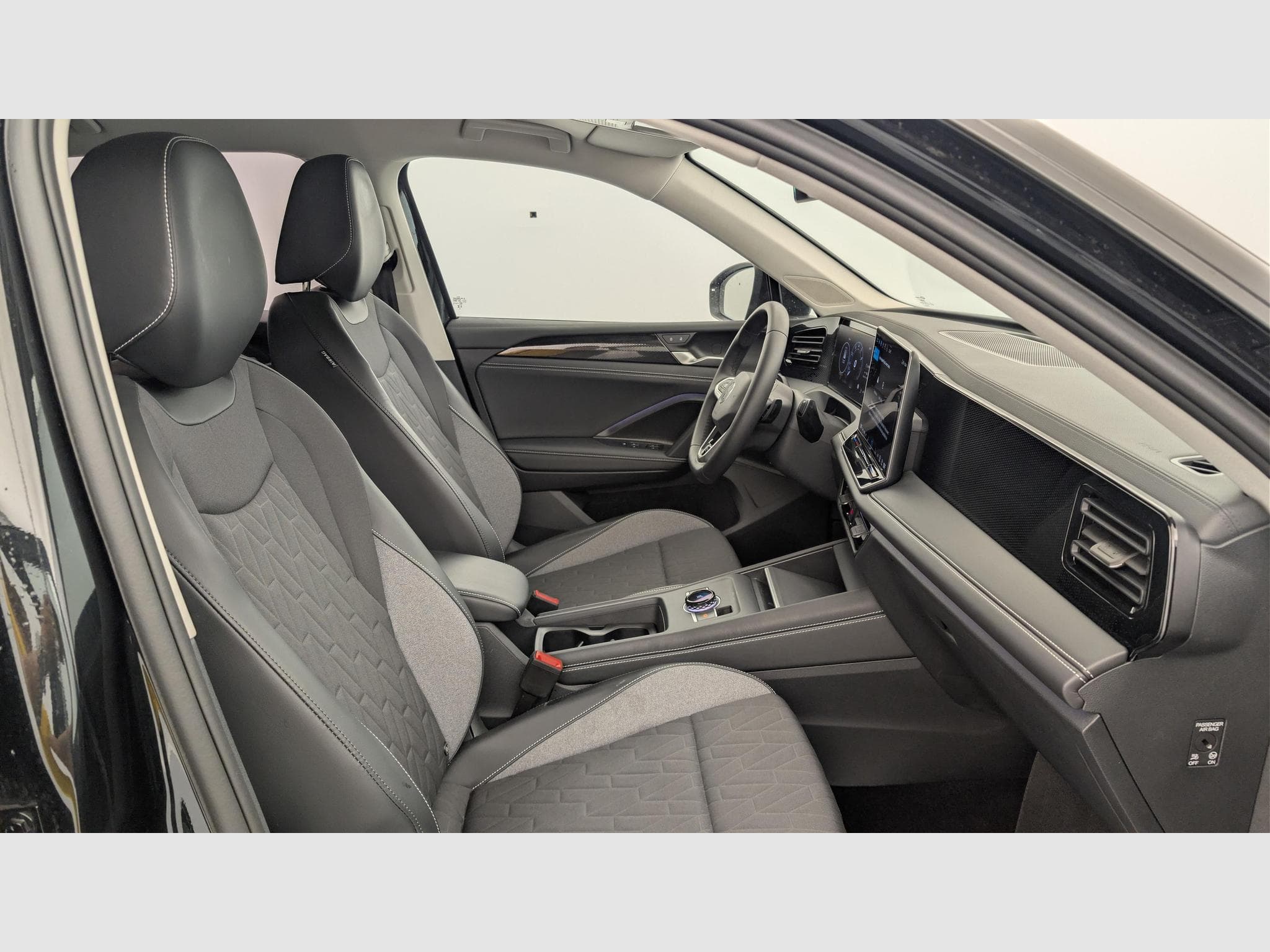 VW Tiguan 1.5 eTSI 131ch DSG7 VW Edition (2025) - Photo 9