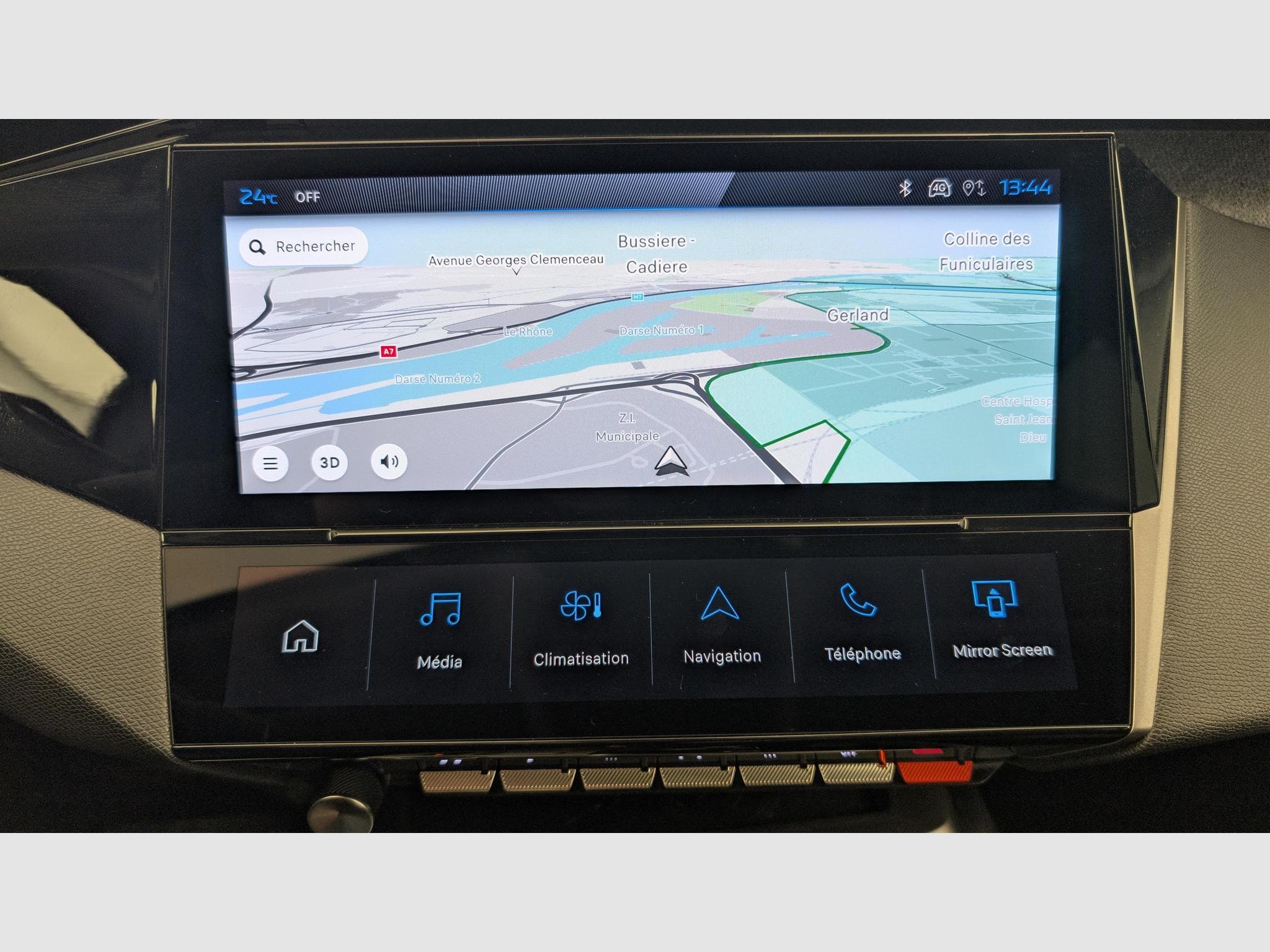 Peugeot 308 Hybrid 145 e-DCS6 Allure (2025) - Photo 18