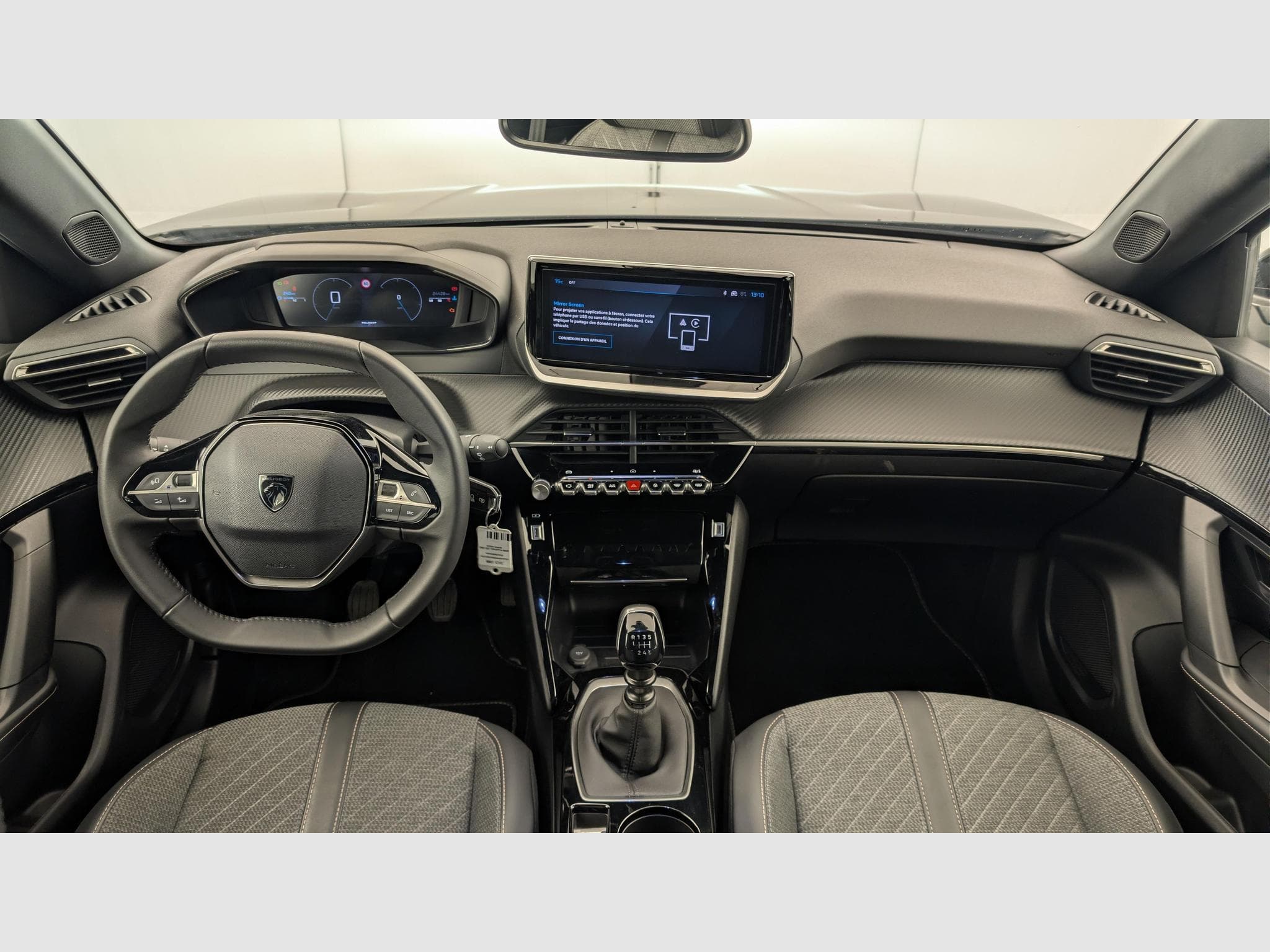 Peugeot 2008 PureTech 100 S&S BVM6 Allure (2024) - Photo 13