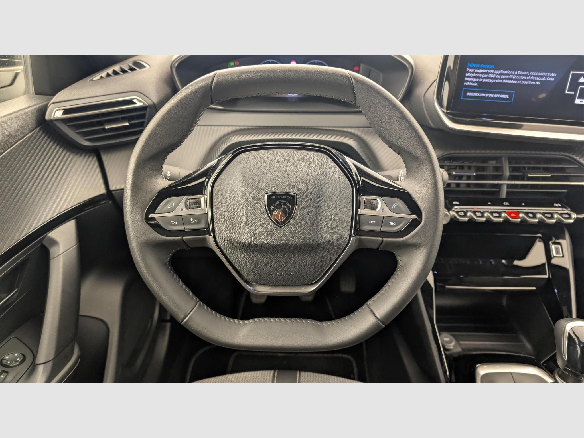Peugeot 2008 PureTech 100 S&S BVM6 Allure (2024) - Photo 14