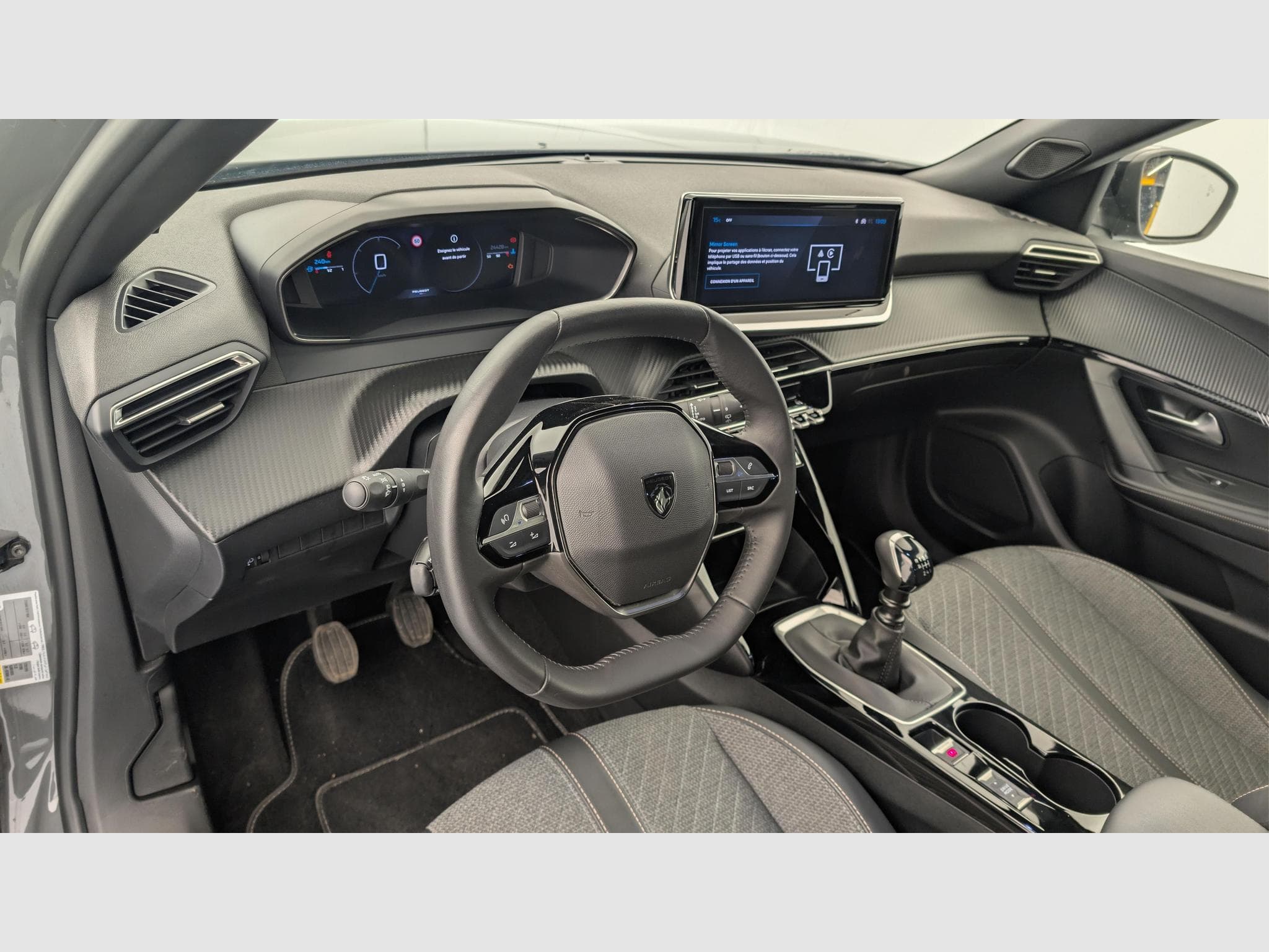 Peugeot 2008 PureTech 100 S&S BVM6 Allure (2024) - Photo 15