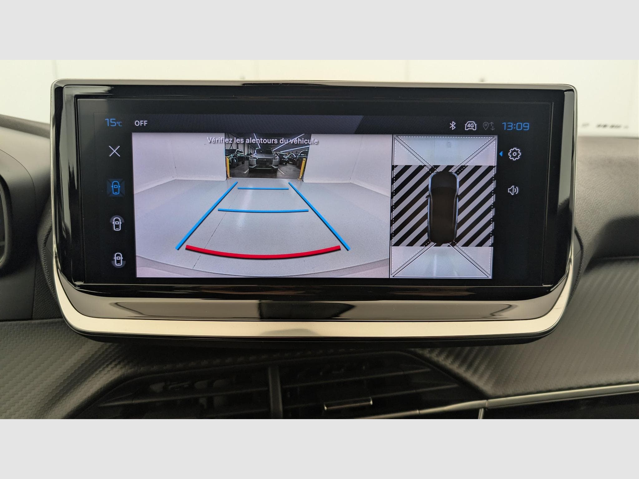 Peugeot 2008 PureTech 100 S&S BVM6 Allure (2024) - Photo 19