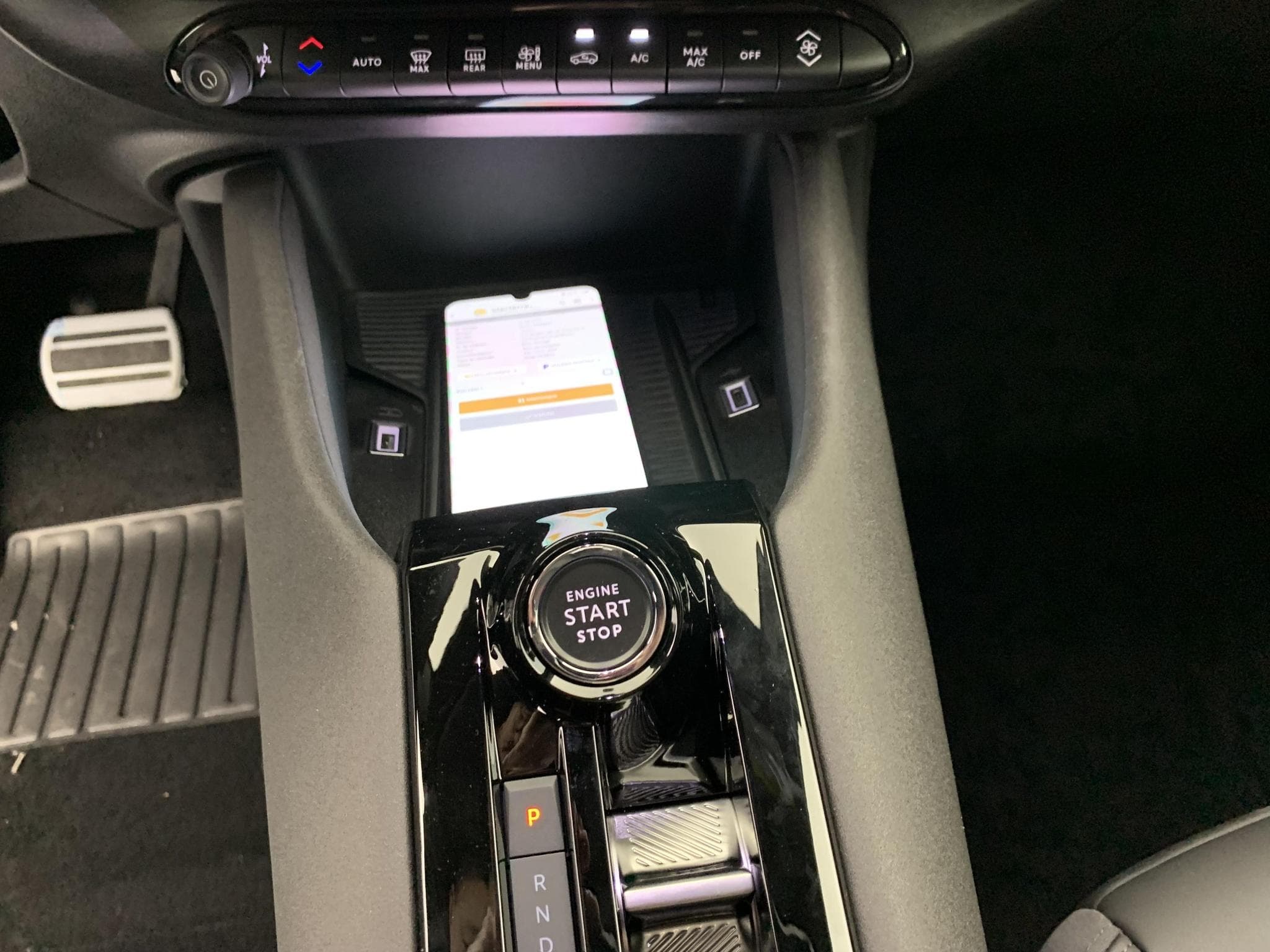 Alfa-Romeo Junior 1.2 Ibrida 145 ch e-DCT6 Ti (2026) - Photo 19