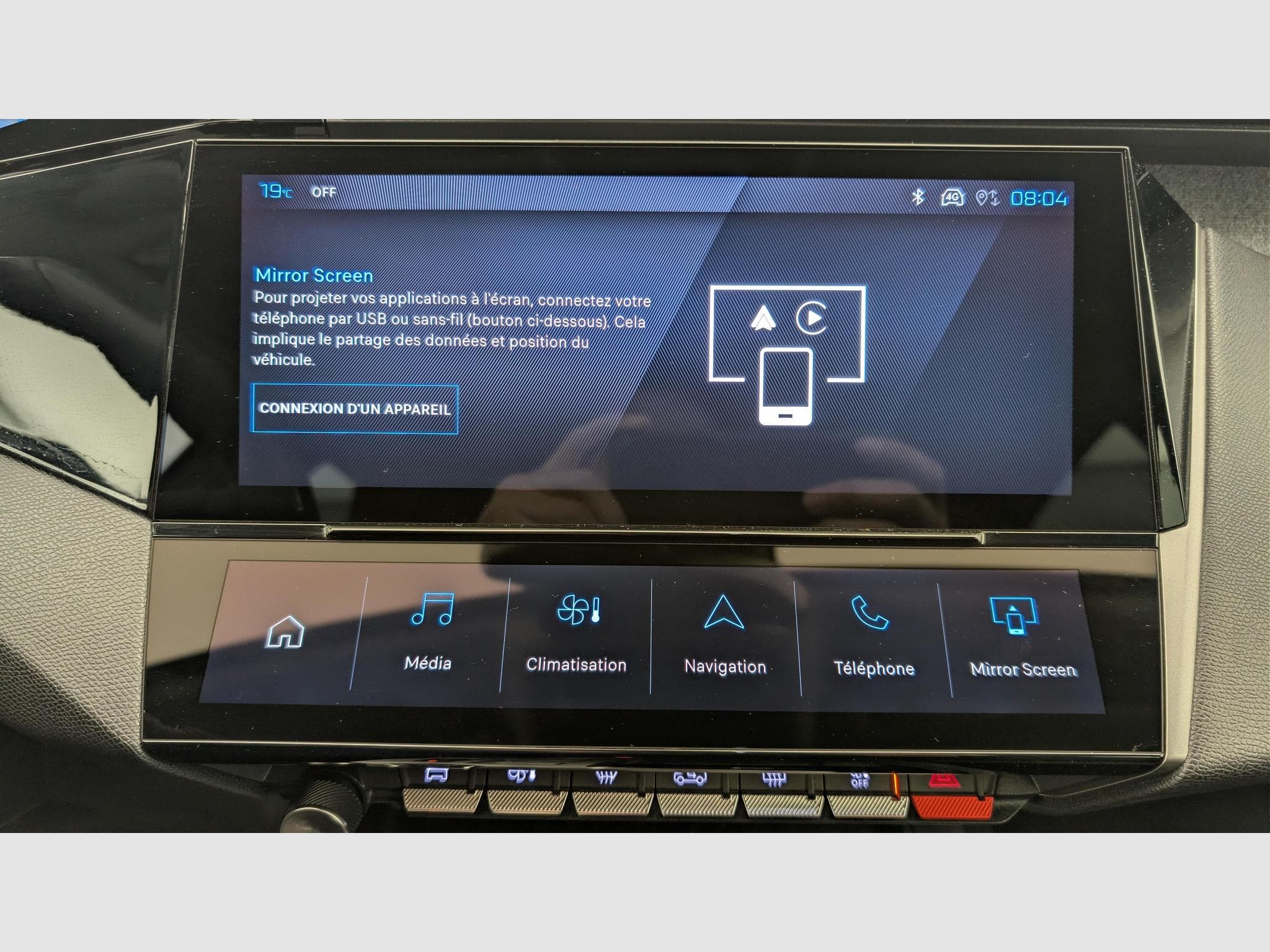 Peugeot 408 Hybrid 136 e-DCS6 Allure (2025) - Photo 18
